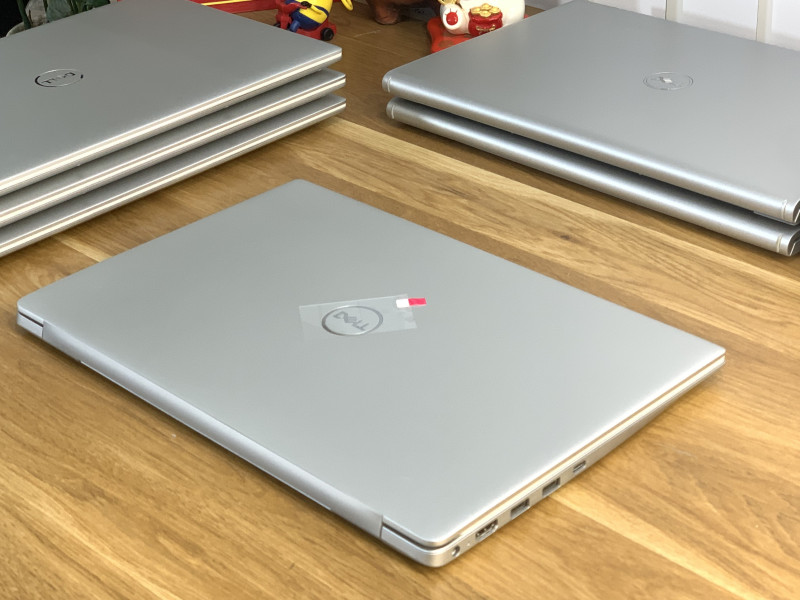 Dell inspiron 5590: I5-10210U| 8GB| 512GB| MX130 |15.6 FHDLikenew