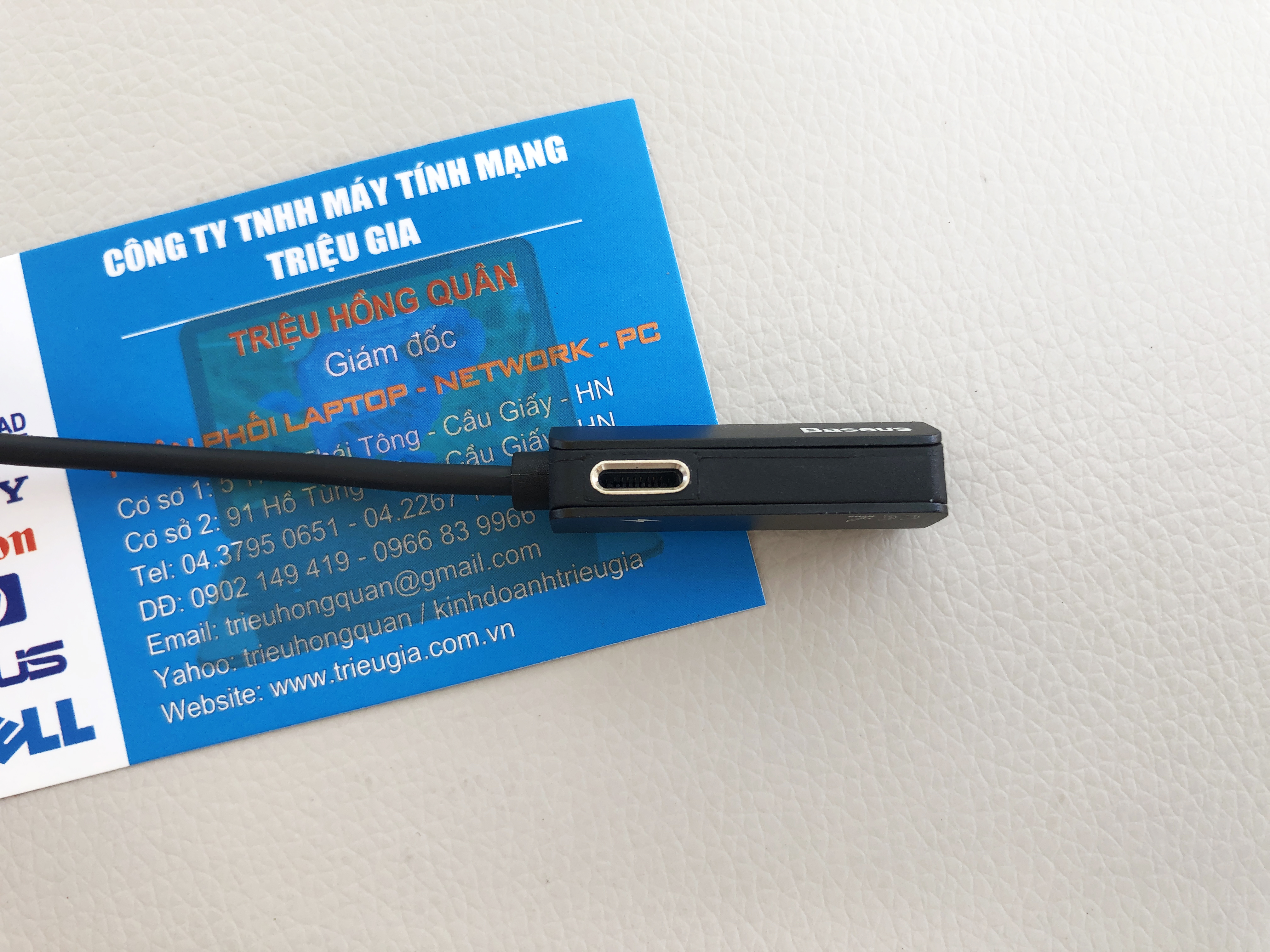 Bộ chia chuyển đổi âm thanh Baseus L32 - 2 trong 1 Lightning ra cổng tai nghe 3.5 mm và cổng sạc cho iphone