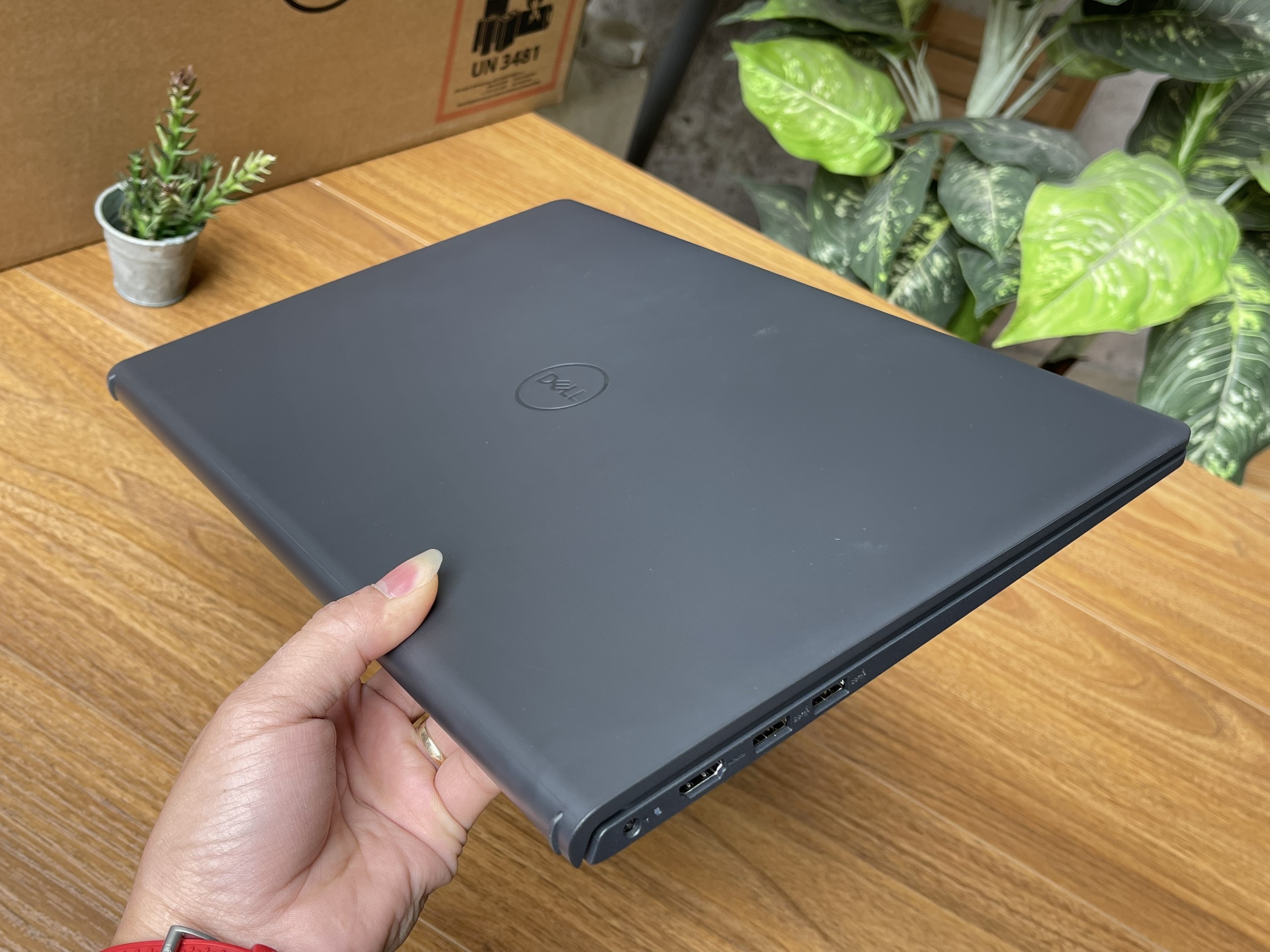 Dell Vostro 3510 : i5-1035G1 | 8Gb | SSD256Gb | 15.6 FullHD IPS | NEW FULLBOX
