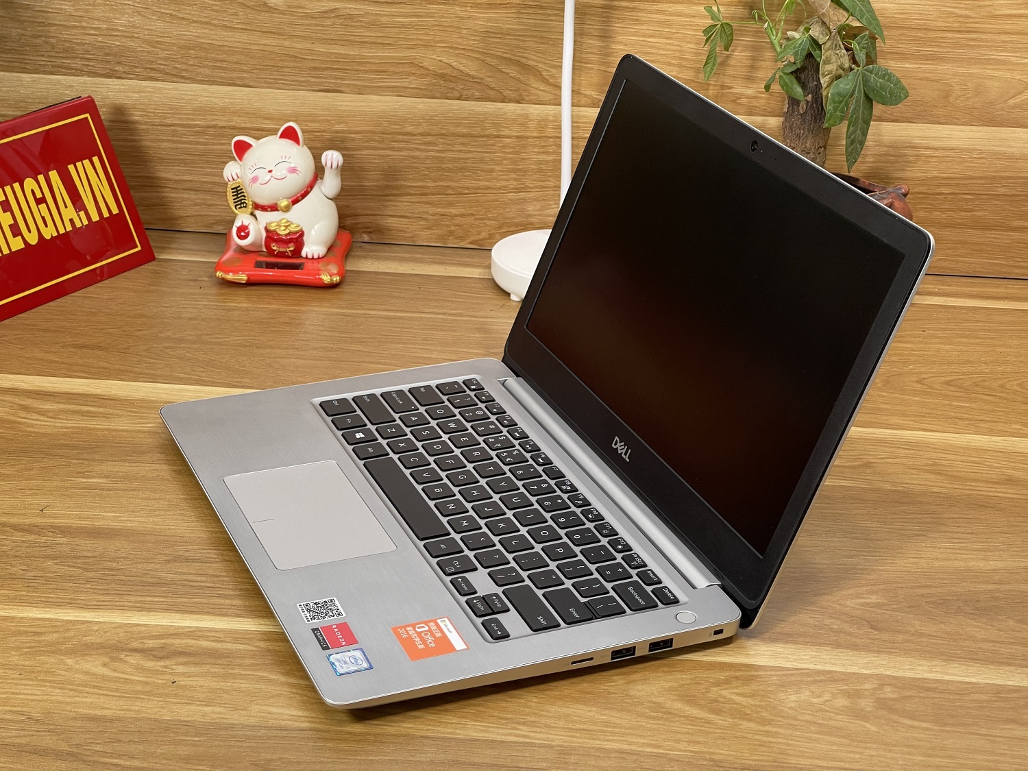 DELL Inspiron 5370: I5-8250U | 8GB | SSD256GB | 13.3FHD Likenew