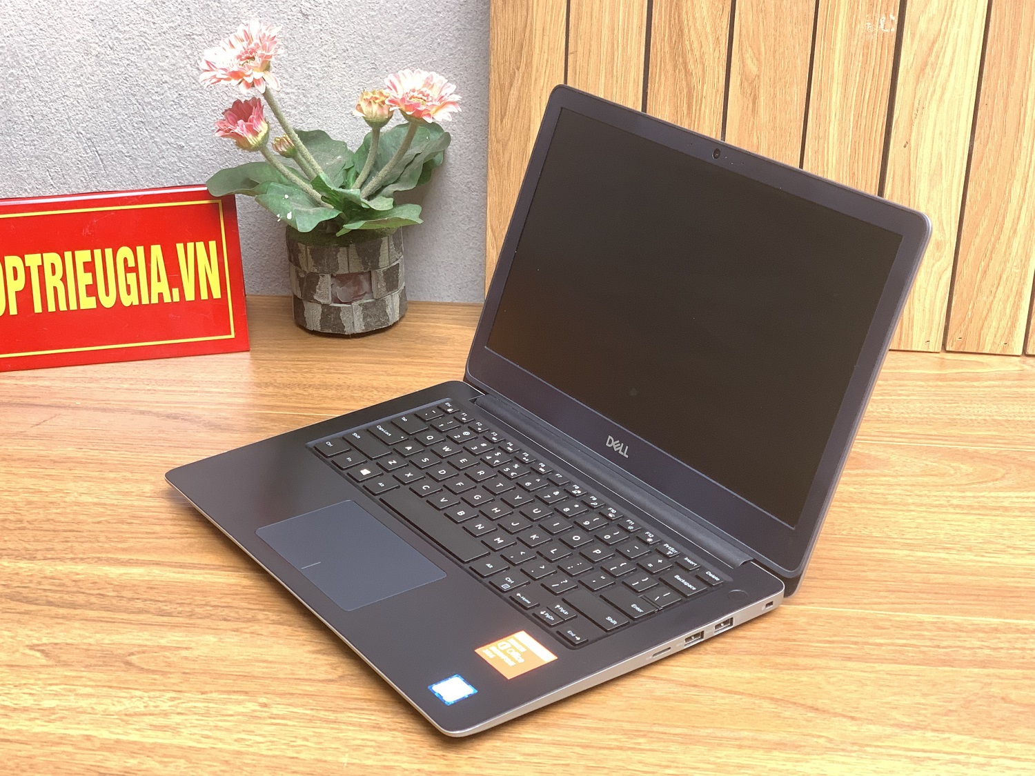 DELL Vostro 5370: I5-8250U | 8GB | SSD 256GB | 13.3FHD Likenew