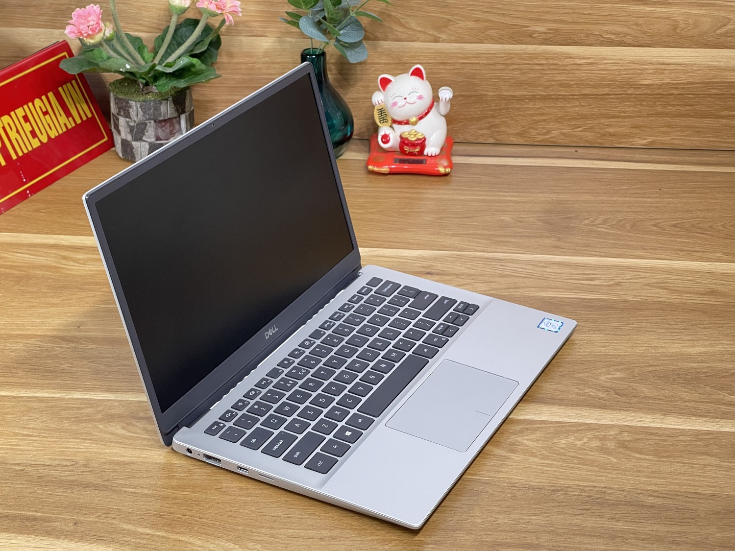 DELL Inspiron 5390: i5-8255U | 8GB | SSD 256GB | MX250 | 13.3 FHD Likenew