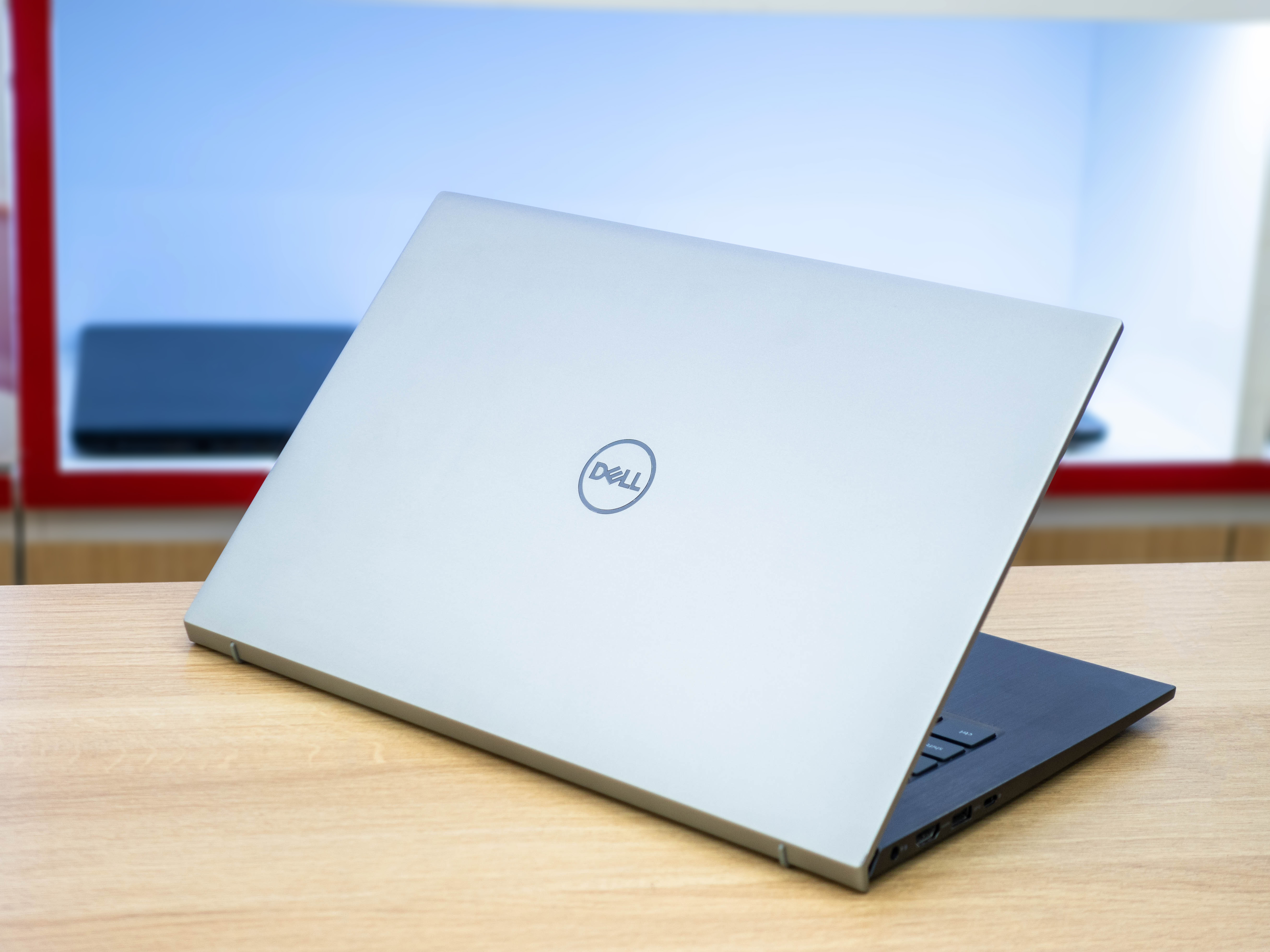 DELL Inspiron 5409: I5-1135G7 | 16GB | SSD 512GB | MX350 | 14 FHD Likenew
