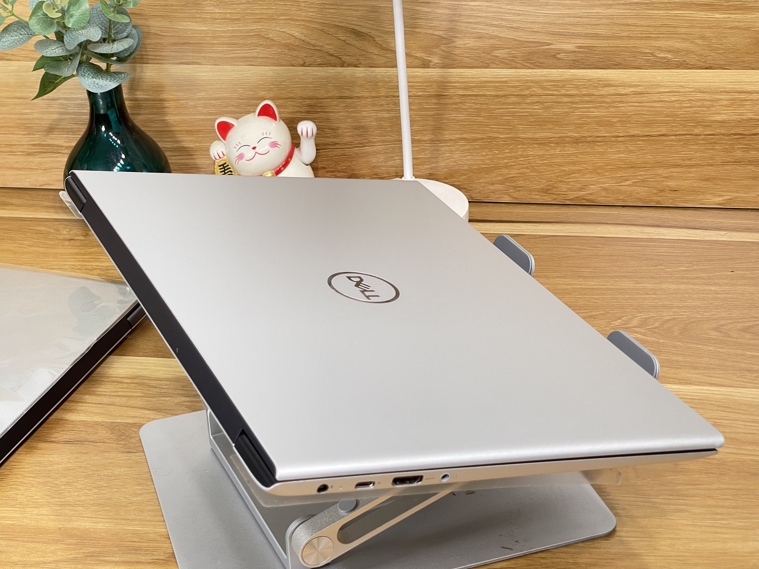 Dell Vostro 5471: i5-8250U| 8GB| SSD 256Gb |14.0FHD Máy đẹp 99% / V5471