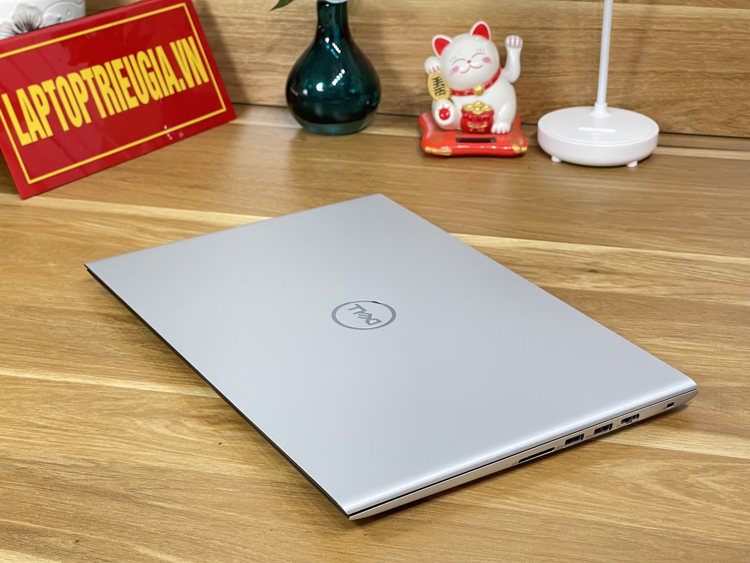 Dell Vostro 5471: i5-8250U| 8GB| SSD 256Gb |14.0FHD Máy đẹp 99% / V5471