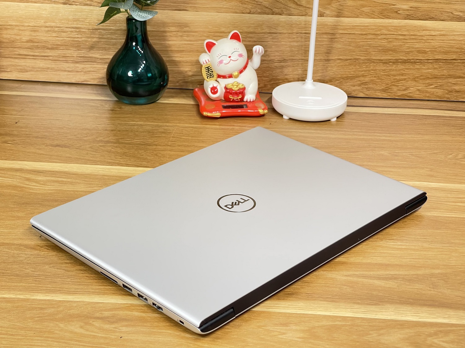 Dell Vostro 5471: i5-8250U| 8GB| SSD 256Gb |14.0FHD Máy đẹp 99% / V5471