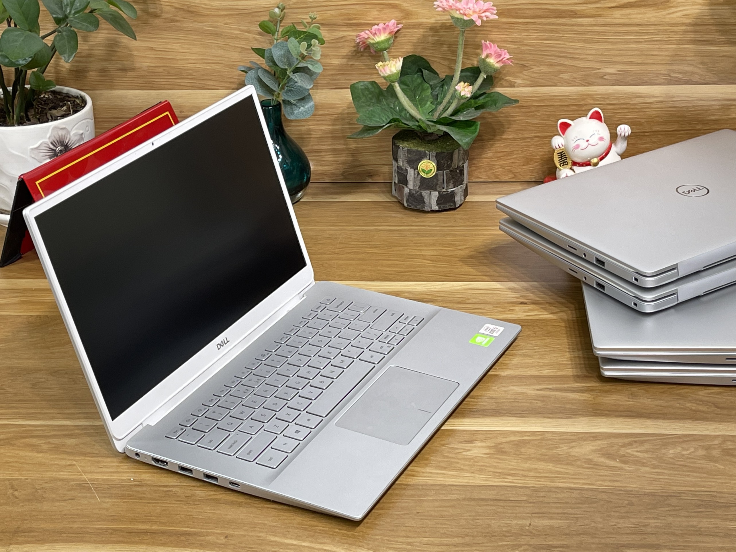 Dell inspiron 5490: I5-10210U| 8GB| 512GB| MX230 |14 FHD Máy đẹp Likenew