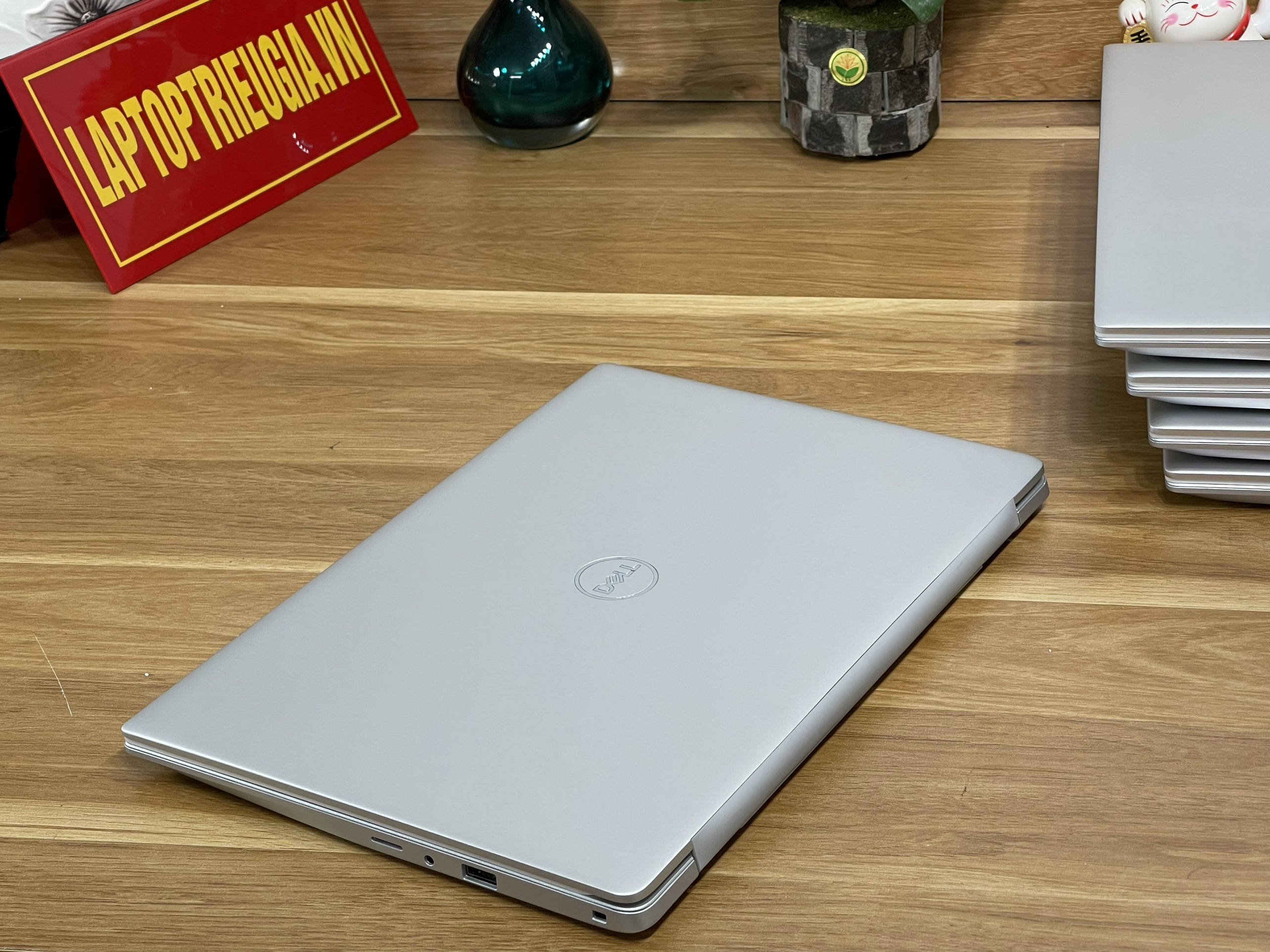 Dell inspiron 5490: I5-10210U| 8GB| 512GB| MX230 |14 FHD Máy đẹp Likenew