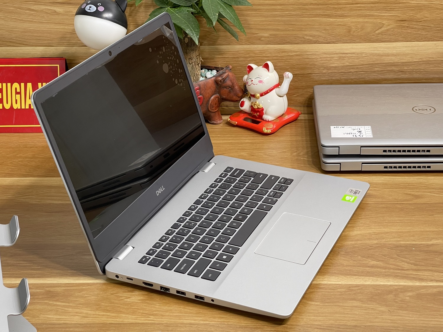 Dell inspiron 5493: i5-1035G1| 8GB| 256GB| NvidiaMX230 |14 FHD Máy đẹp Likenew