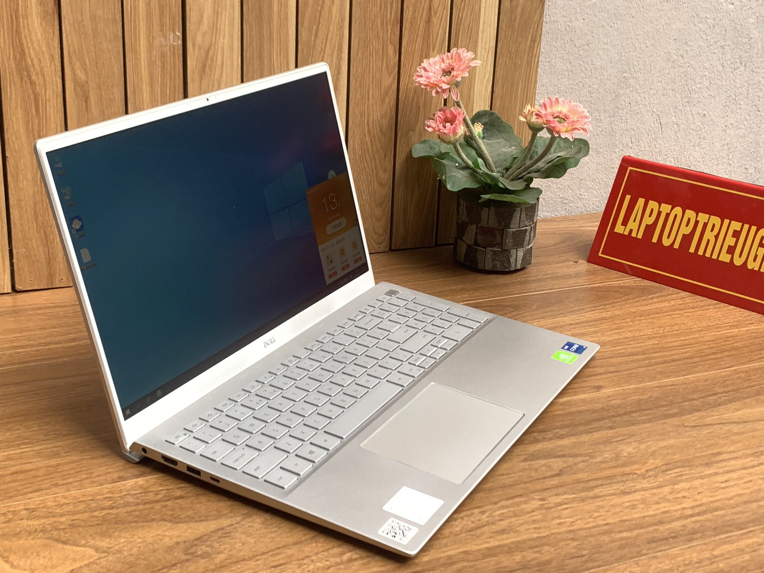 Dell inspiron 5502: i7-1165G7 | 16GB | 512GB |15.6 FHD Máy đẹp Likenew