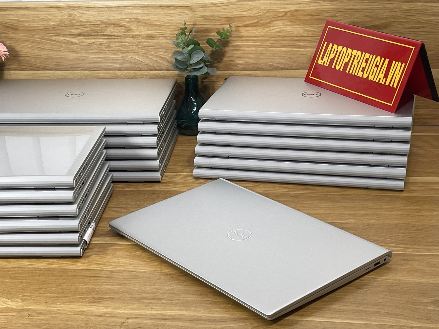 Dell inspiron 5502: I5-1135G7| 8GB | 512GB |15.6 FHD Máy đẹp Likenew