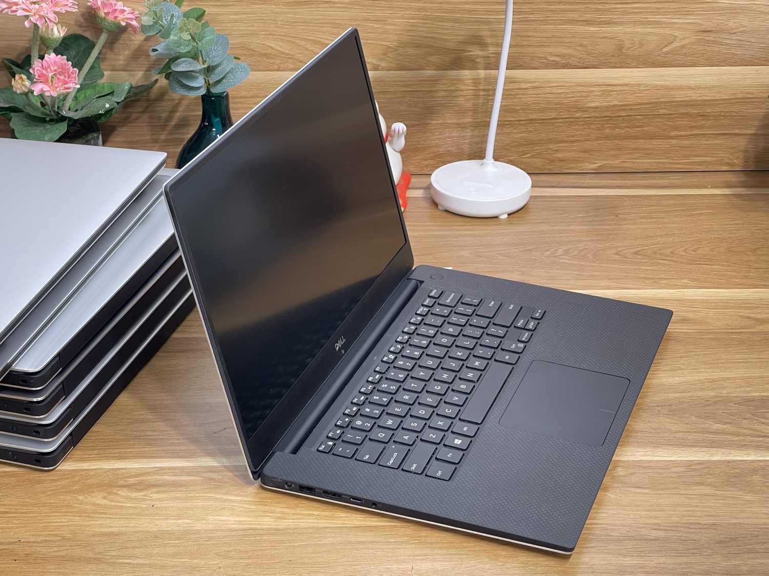 DELL Pricesion 5530: i7-8850H|16G|SSD512G|Nvidia P1000|15.6HD likenew 90-95%