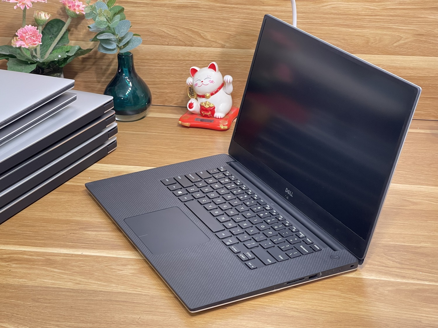 DELL Pricesion 5530: i7-8850H|16G|SSD512G|Nvidia P1000|15.6HD likenew 90-95%