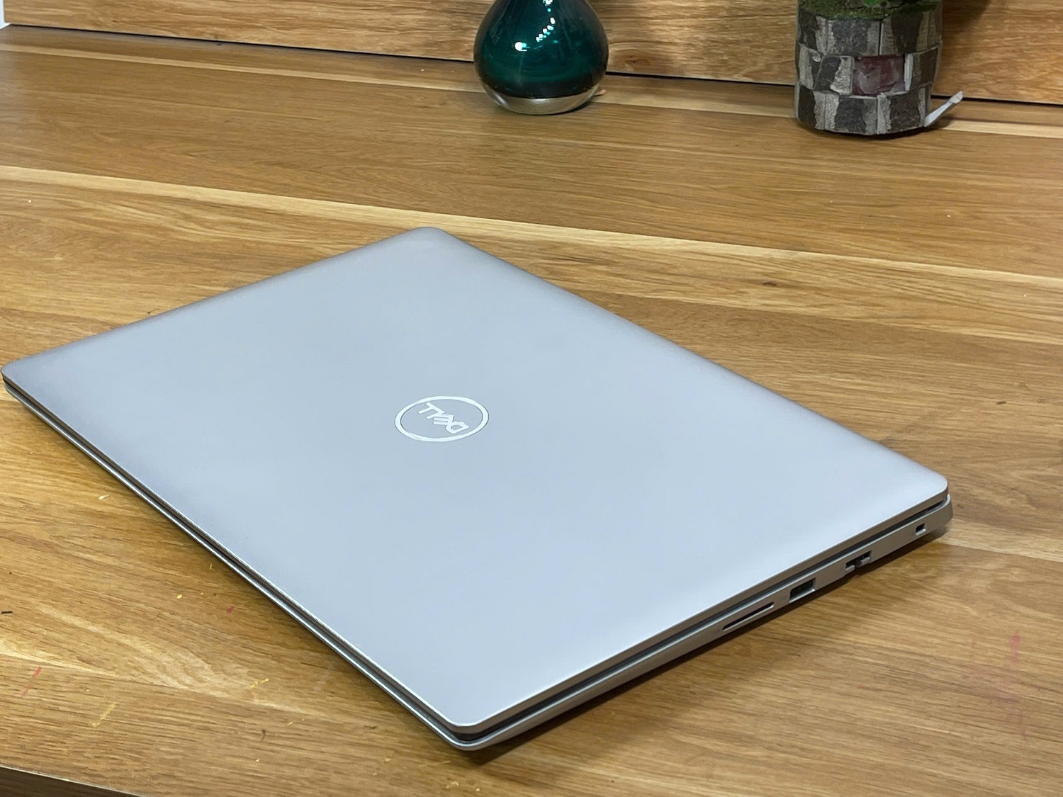 Dell inspiron 5580: I5-8265U| 8GB| 256GB| MX130 |15.6 FHD Máy đẹp Likenew