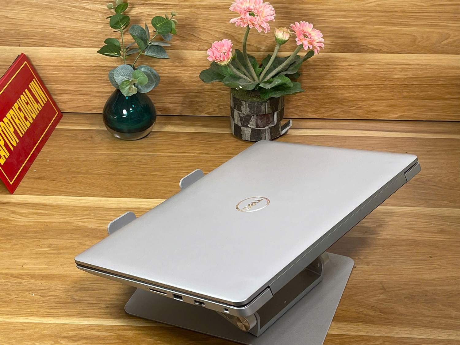Dell inspiron 5580: I5-8265U| 8GB| 256GB| MX130 |15.6 FHD Máy đẹp Likenew
