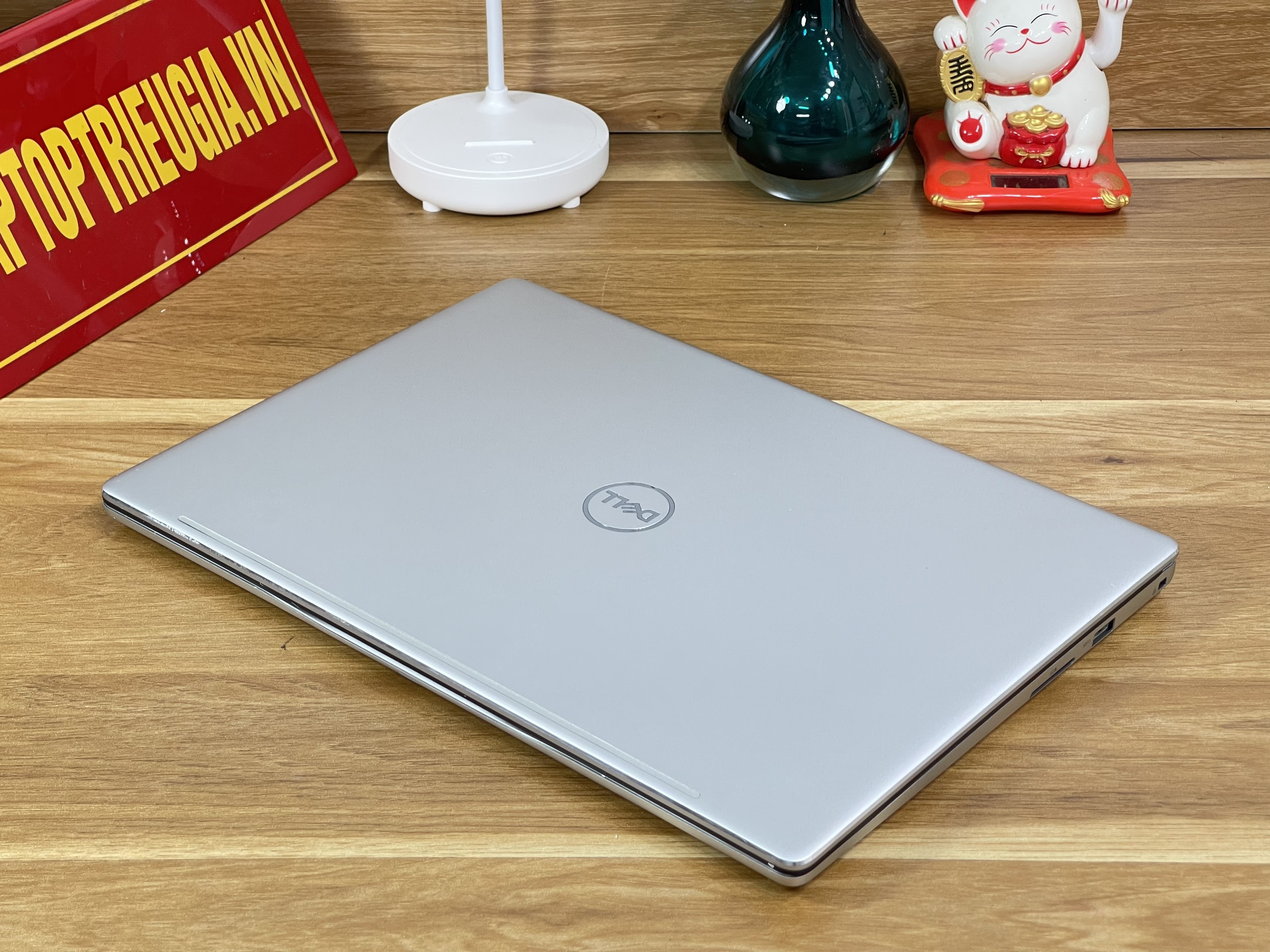DELL Inspiron 7370: I5-8250U | 8GB | SSD 256GB | 13.3 FHD Likenew