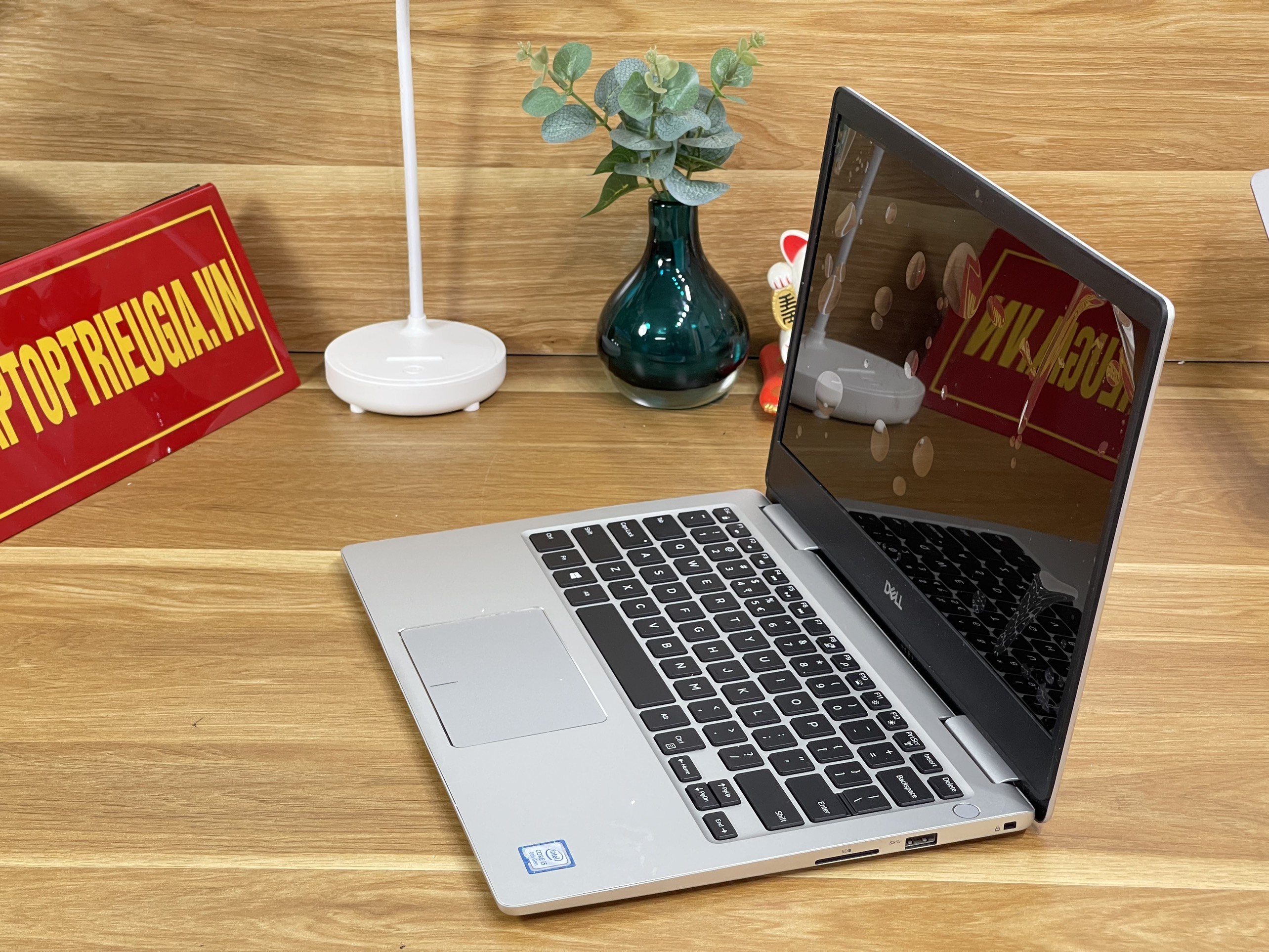 DELL Inspiron 7370: I5-8250U | 8GB | SSD 256GB | 13.3 FHD Likenew
