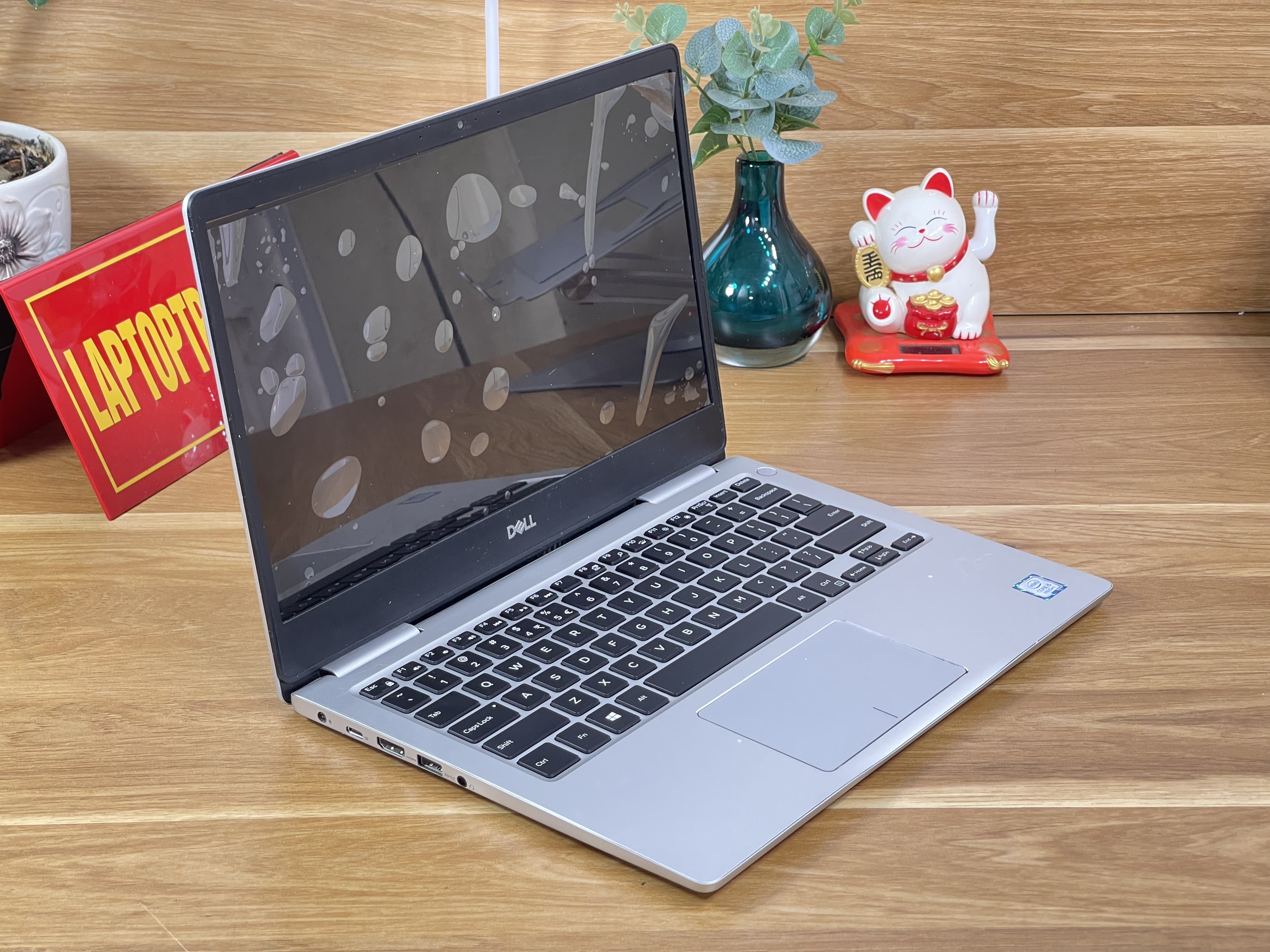 DELL Inspiron 7370: I5-8250U | 8GB | SSD 256GB | 13.3 FHD Likenew