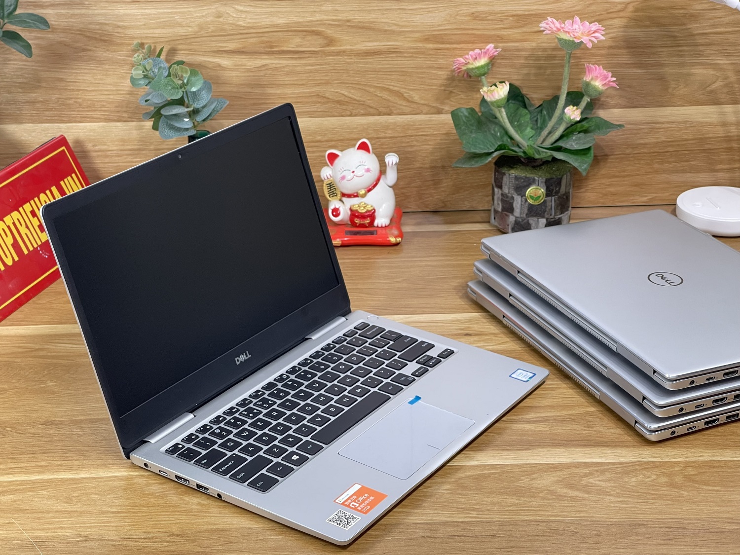 DELL Inspiron 7370: i7-8550U | 16GB | SSD 256GB | 13.3 FHD Likenew
