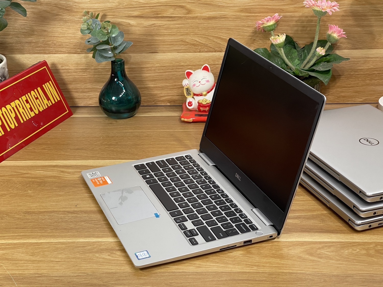 DELL Inspiron 7370: i7-8550U | 16GB | SSD 256GB | 13.3 FHD Likenew
