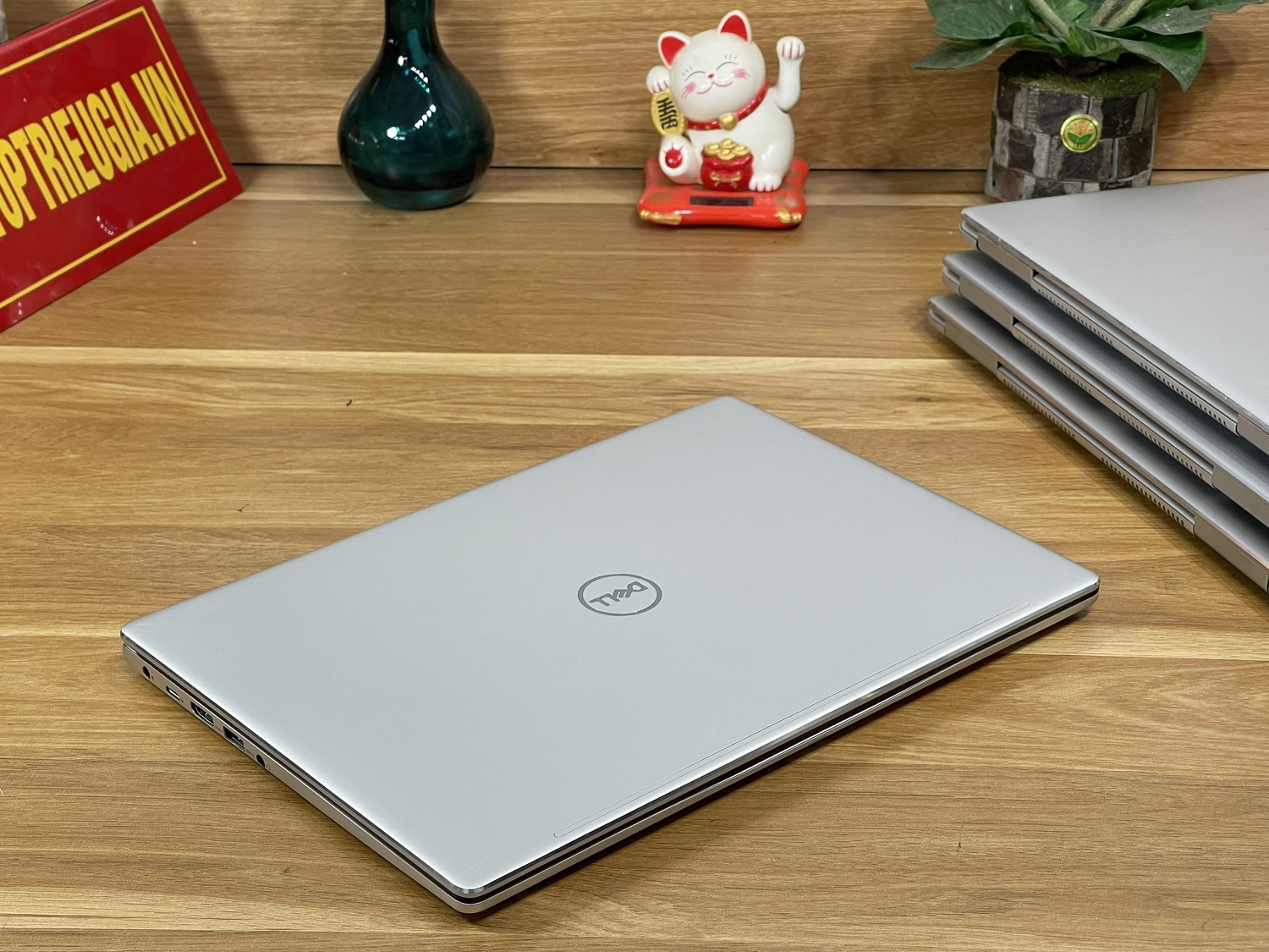 DELL Inspiron 7370: i7-8550U | 16GB | SSD 256GB | 13.3 FHD Likenew
