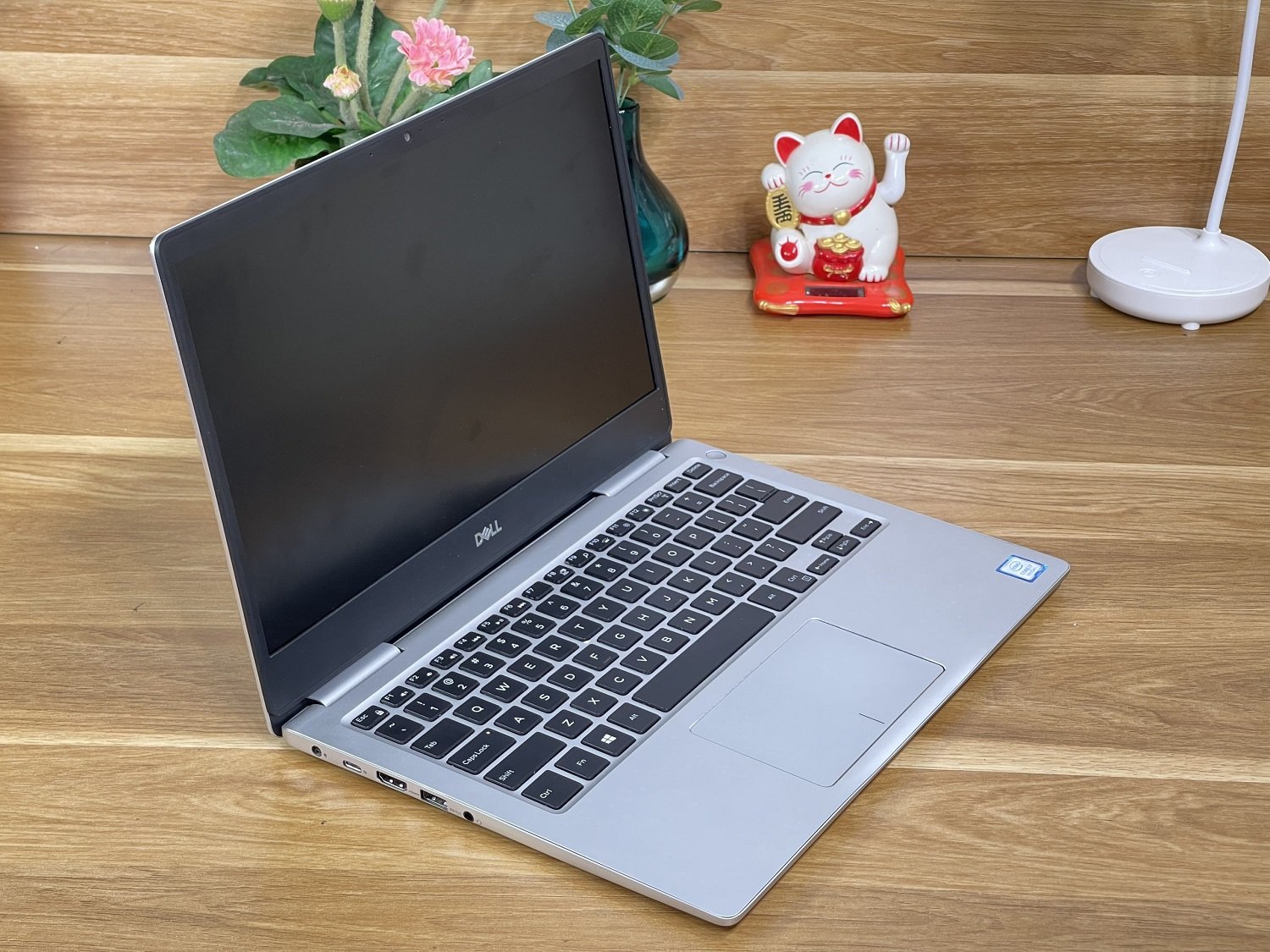 DELL Inspiron 7380: I5-8350U | 8GB | SSD 256GB | 13.3 FHD Likenew