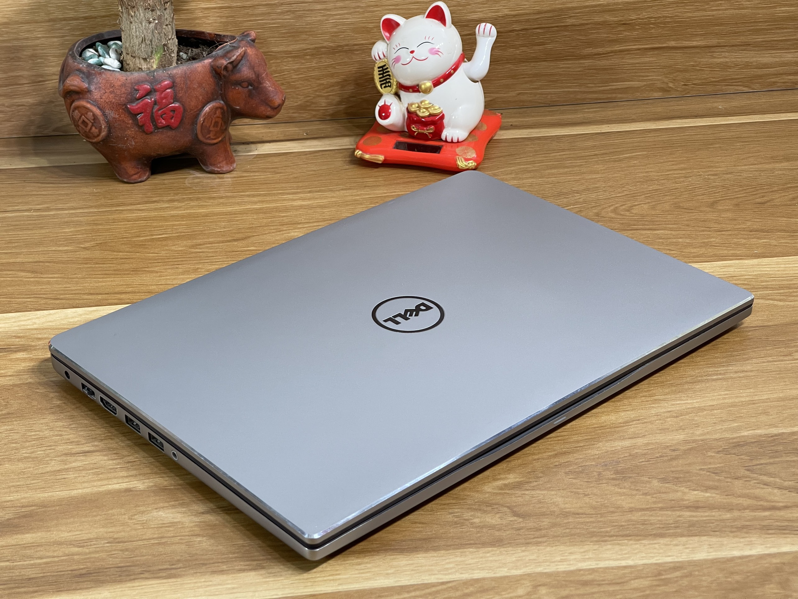 Dell Inspiron 7460: i7-7500U| 8GB| 256GB| GT940M|14 FHD máy Đẹp Likenew