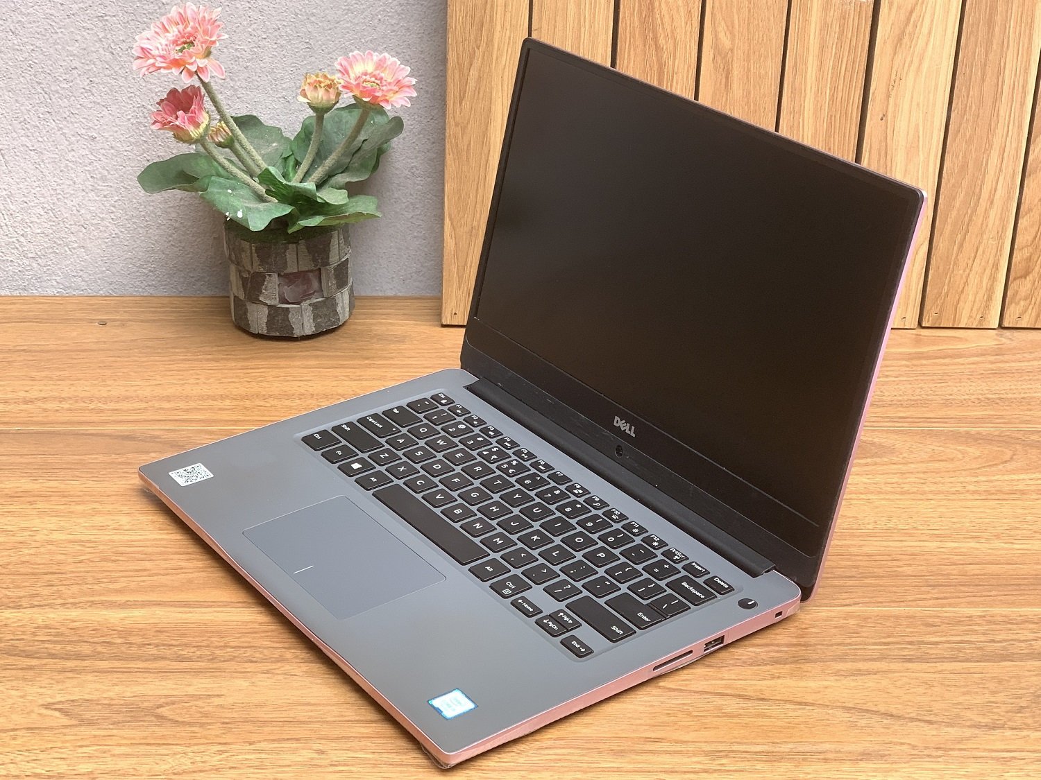 Dell Inspiron 7472: i5-8250U| 8GB| 256GB |14 FHD máy Đẹp Likenew