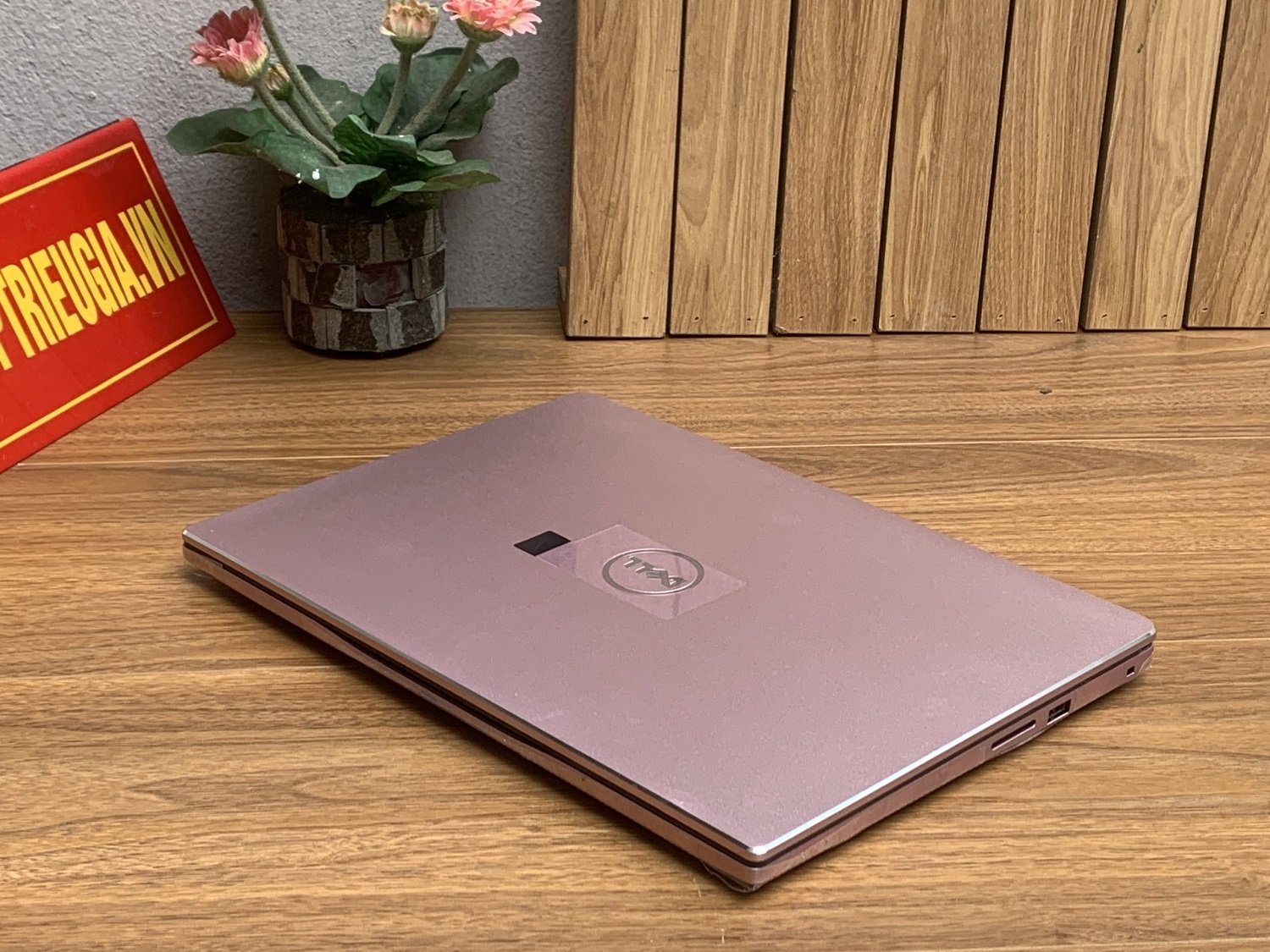 Dell Inspiron 7472: i5-8250U| 8GB| 256GB |14 FHD máy Đẹp Likenew