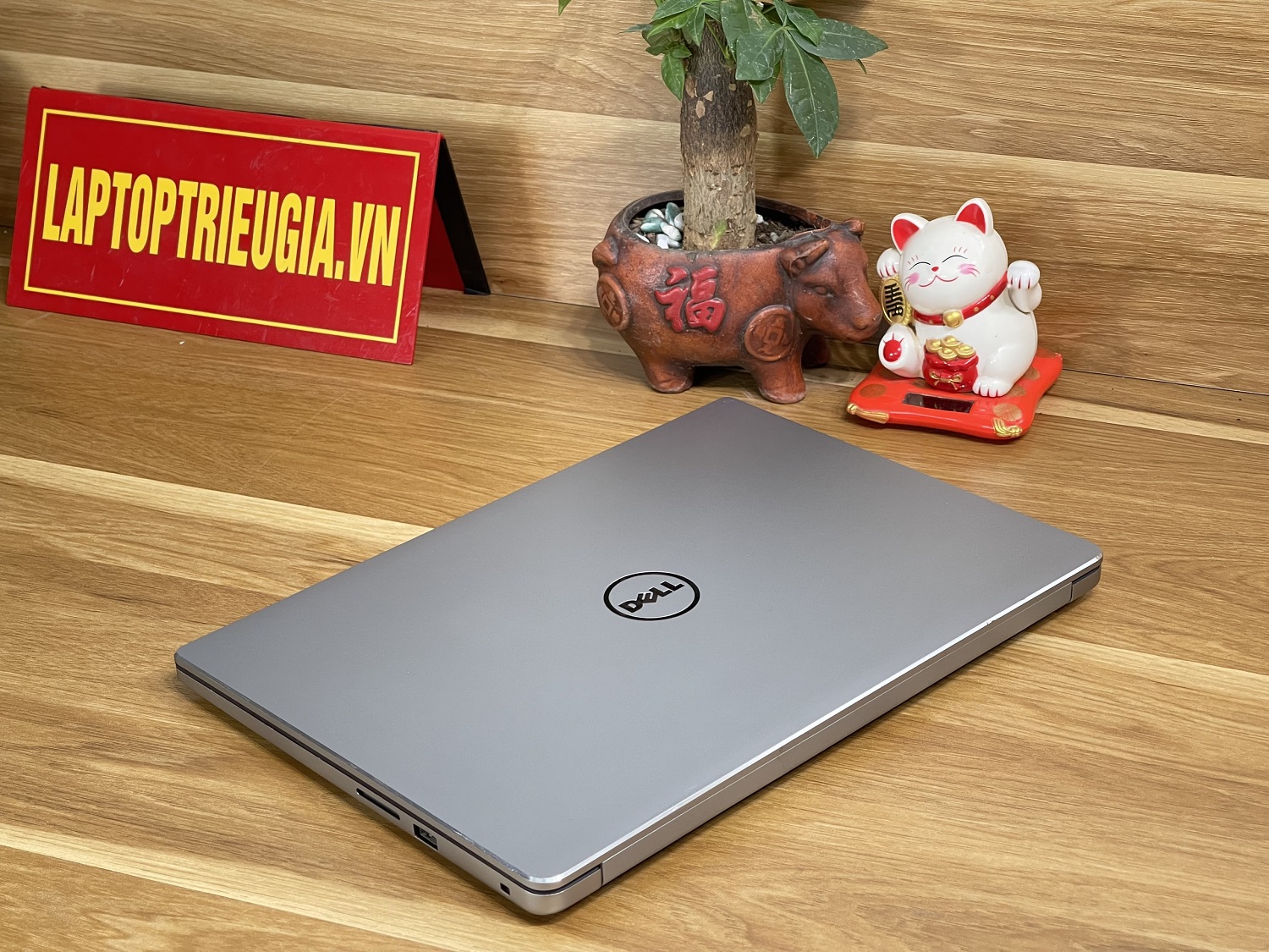 Dell inspiron 15R 7572: I7-8550U| 8GB| SSD 128GB + 500GB | MX150 |15.6 FHD Máy đẹp Likenew