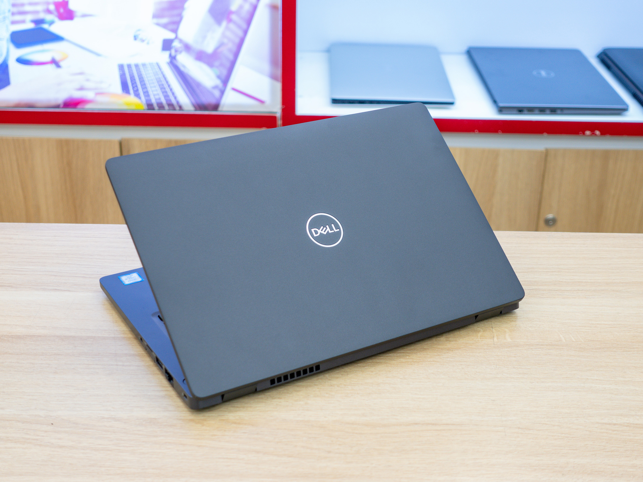 DELL Latitude  E5300: i5-8365U| 8GB| SSD 256GB| 13.3 FHD IPS Likenew