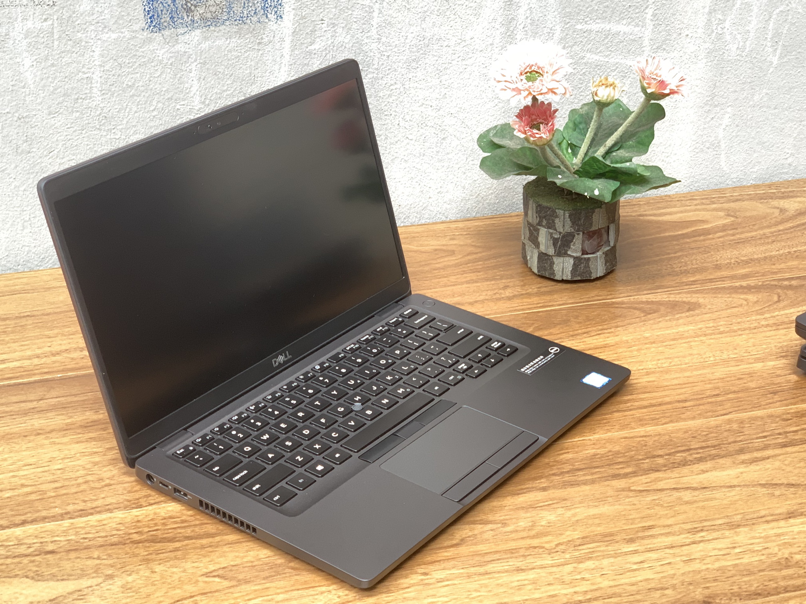 DELL Latitude  E5400: i5-8365U| 8GB| SSD 256GB| 14.0FHD IPS Likenew | 5400