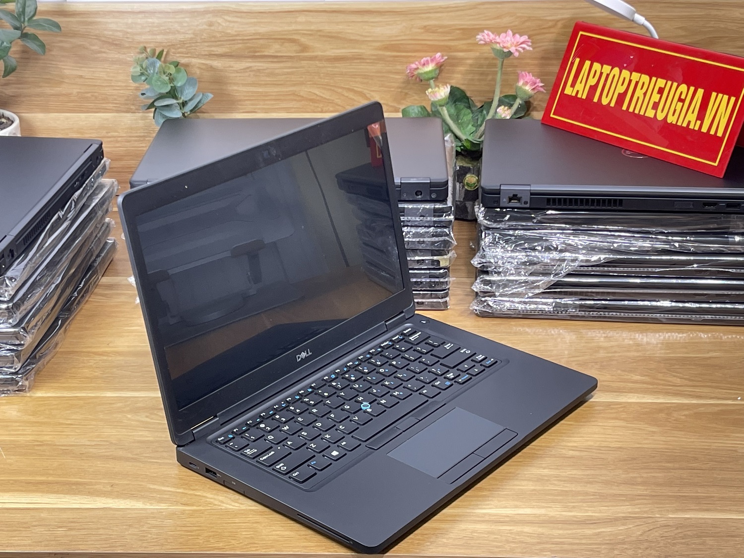 DELL Latitude  E5490: i5-8250U | 8GB | SSD 256GB | 14.0FHD IPS Likenew | 5490
