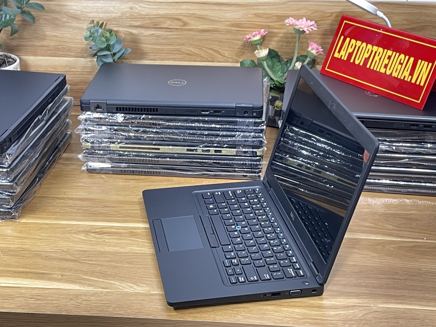 DELL Latitude  E5490: i5-8250U | 8GB | SSD 256GB | 14.0FHD IPS Likenew | 5490