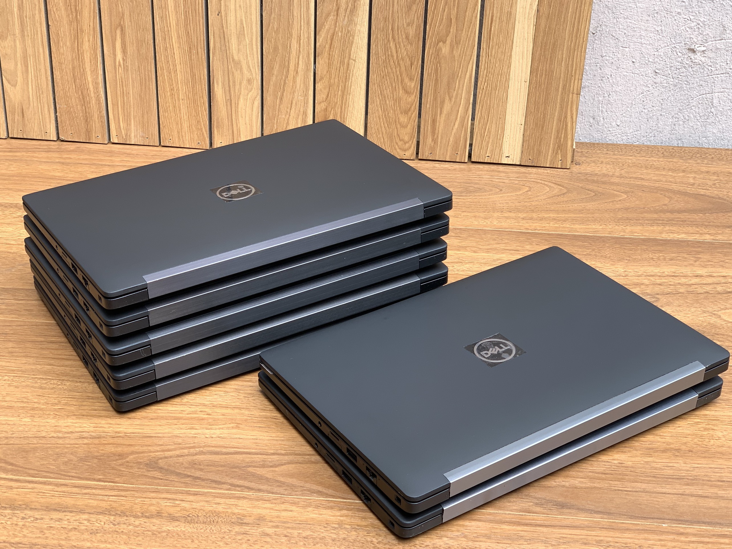DELL Latitude E7390: I5-8350U | 8GB | SSD256GB | 13.3FHD Likenew 7390