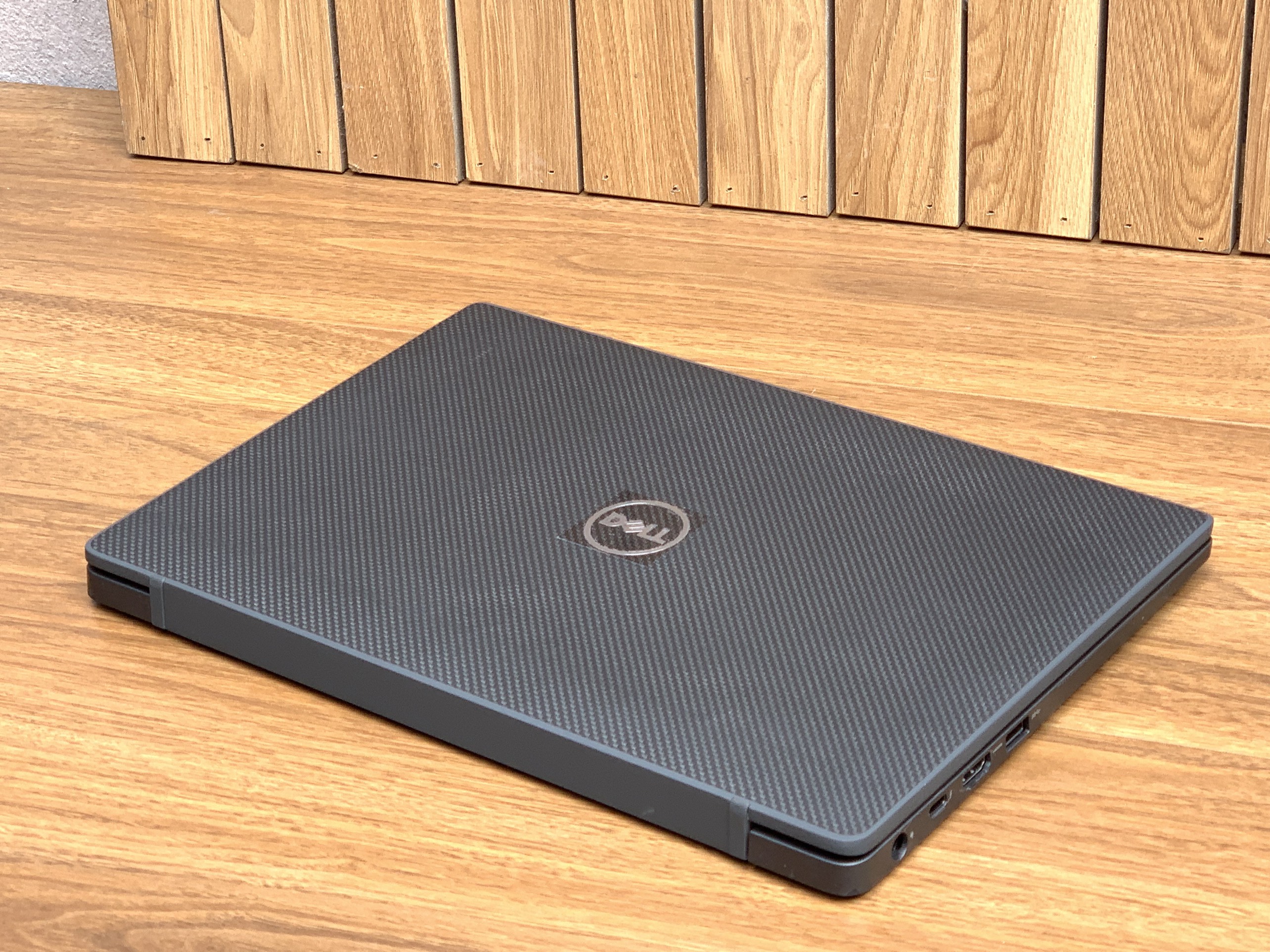 DELL Latitude E7400: i5-8350U | 8G | SSD256G | 14.0FHD Likenew | 7400