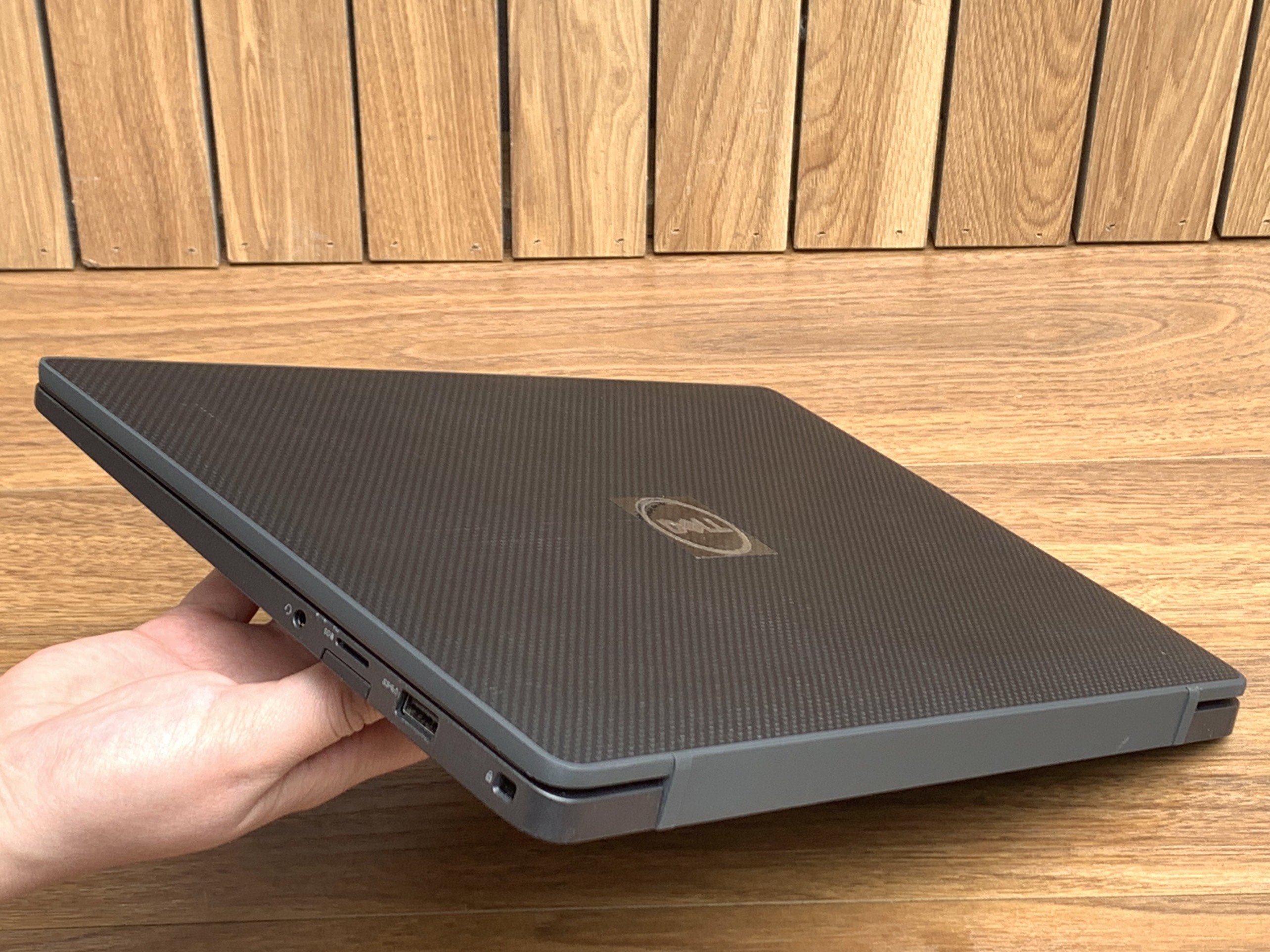 DELL Latitude E7400: i5-8350U | 8G | SSD256G | 14.0FHD Likenew | 7400