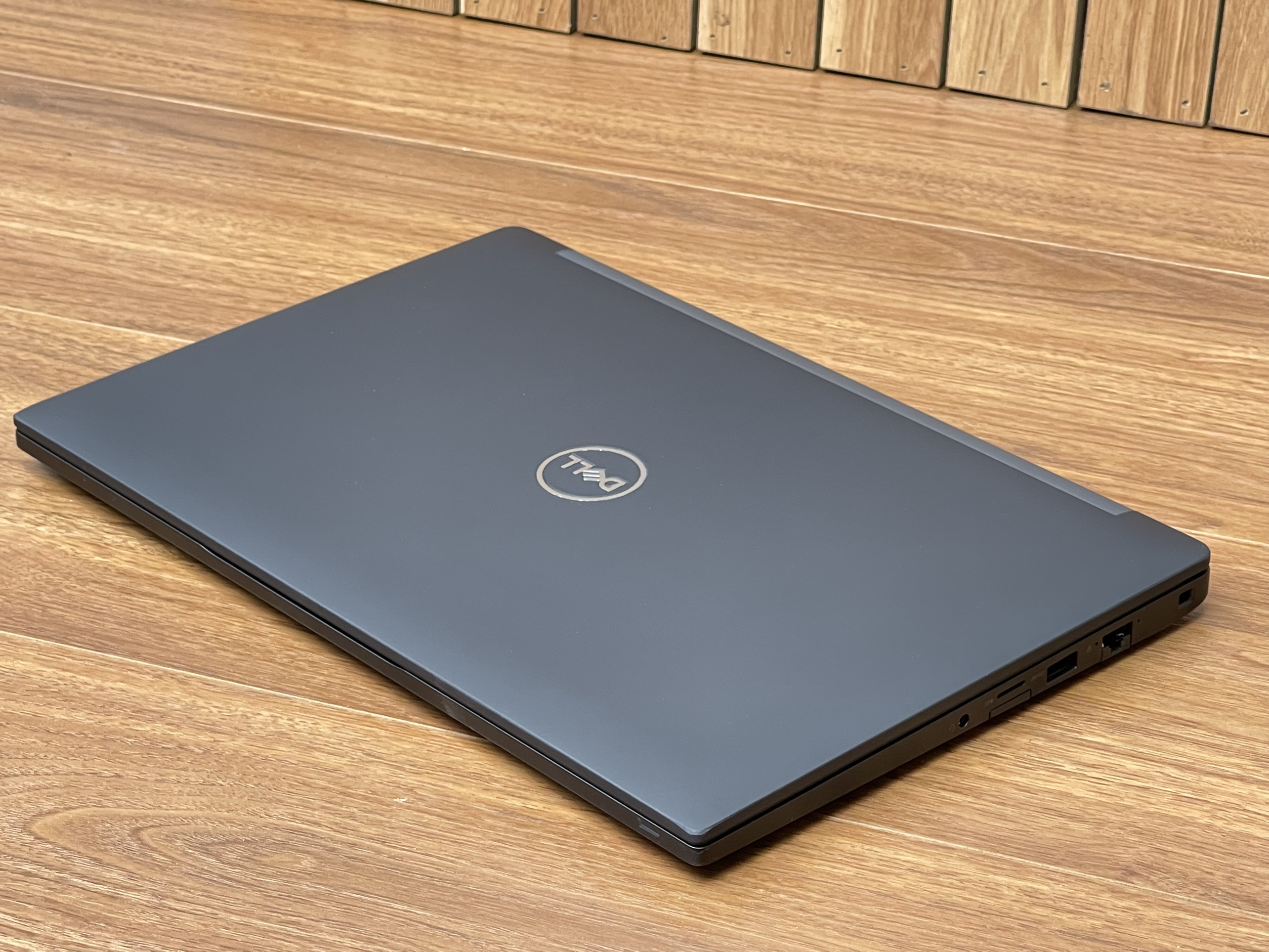 DELL Latitude E7490: I5-8350U | 8GB | SSD256GB | 14.0FHD Likenew