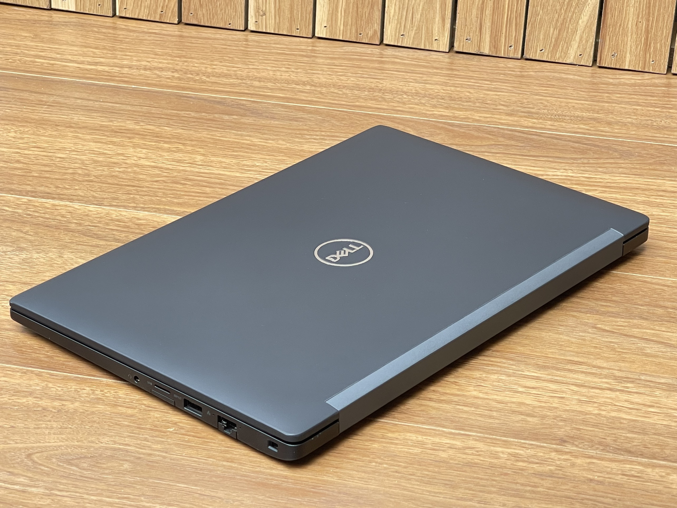 DELL Latitude E7490: I5-8350U | 8GB | SSD256GB | 14.0FHD Likenew