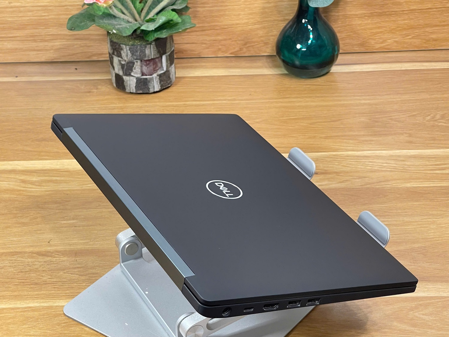 DELL Latitude E7490: i7-8650U | 8GB | SSD256GB | 14.0FHD Likenew