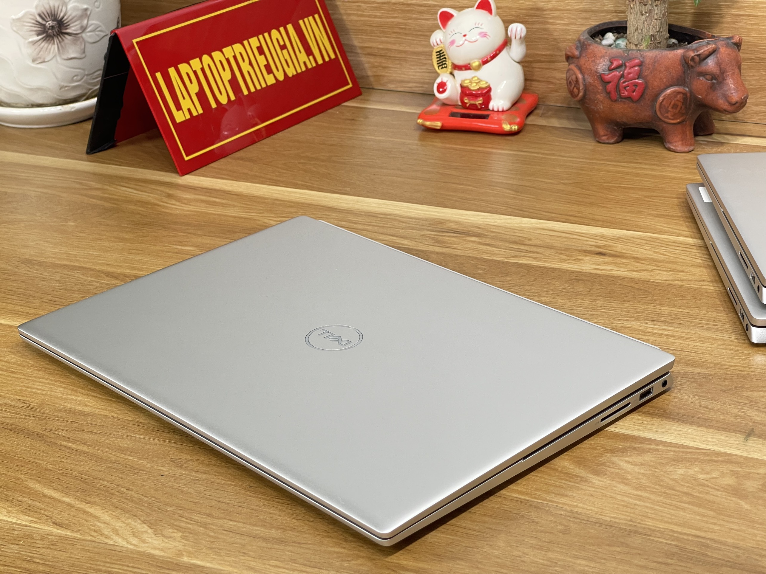 Dell Inspiron 5420: I5-1240P| 16GB| 512GB| MX570| 14 FHD Máy đẹp Likenew
