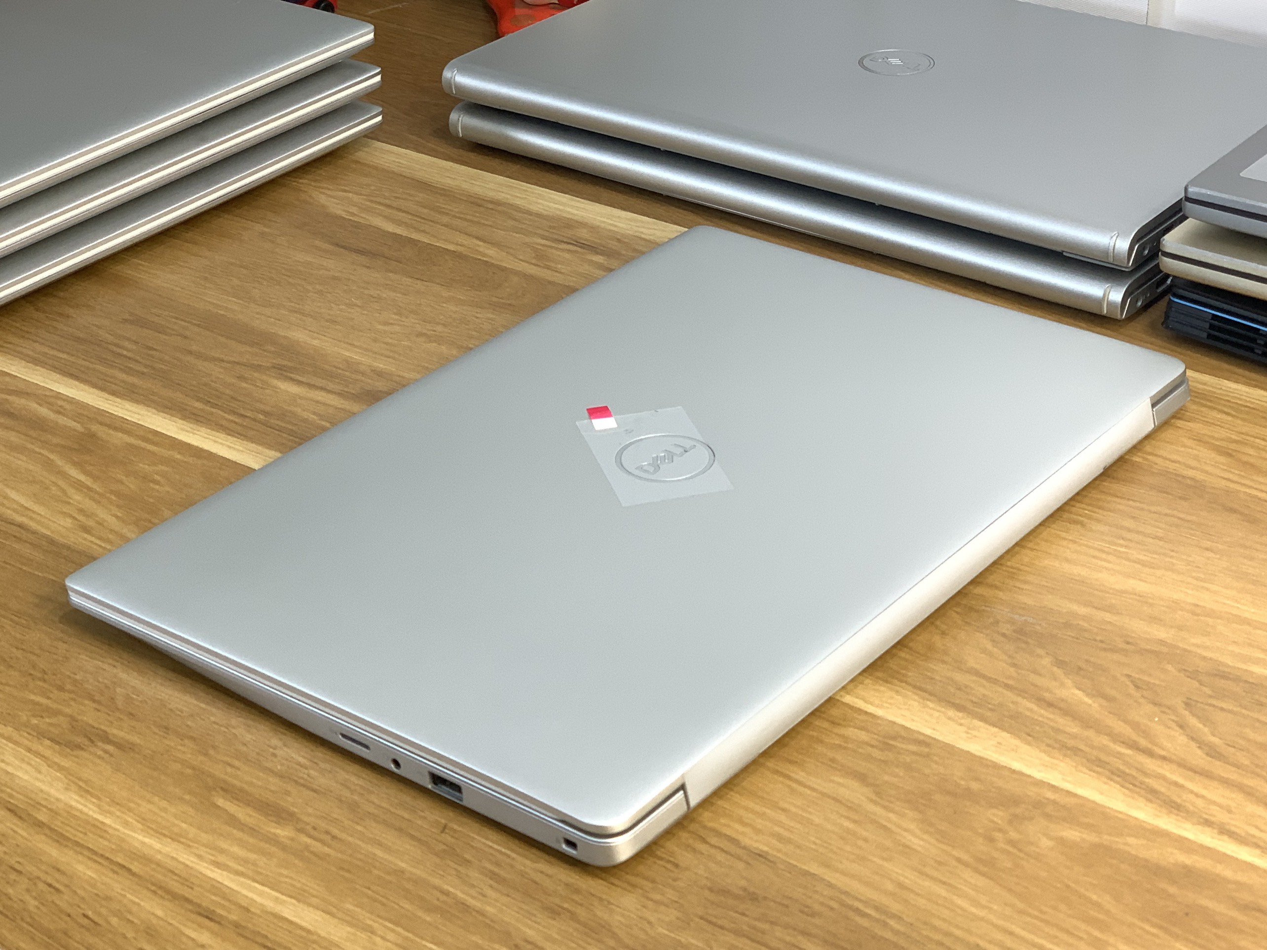 Dell inspiron 5590: I5-10210U| 8GB| 512GB| MX130 |15.6 FHDLikenew