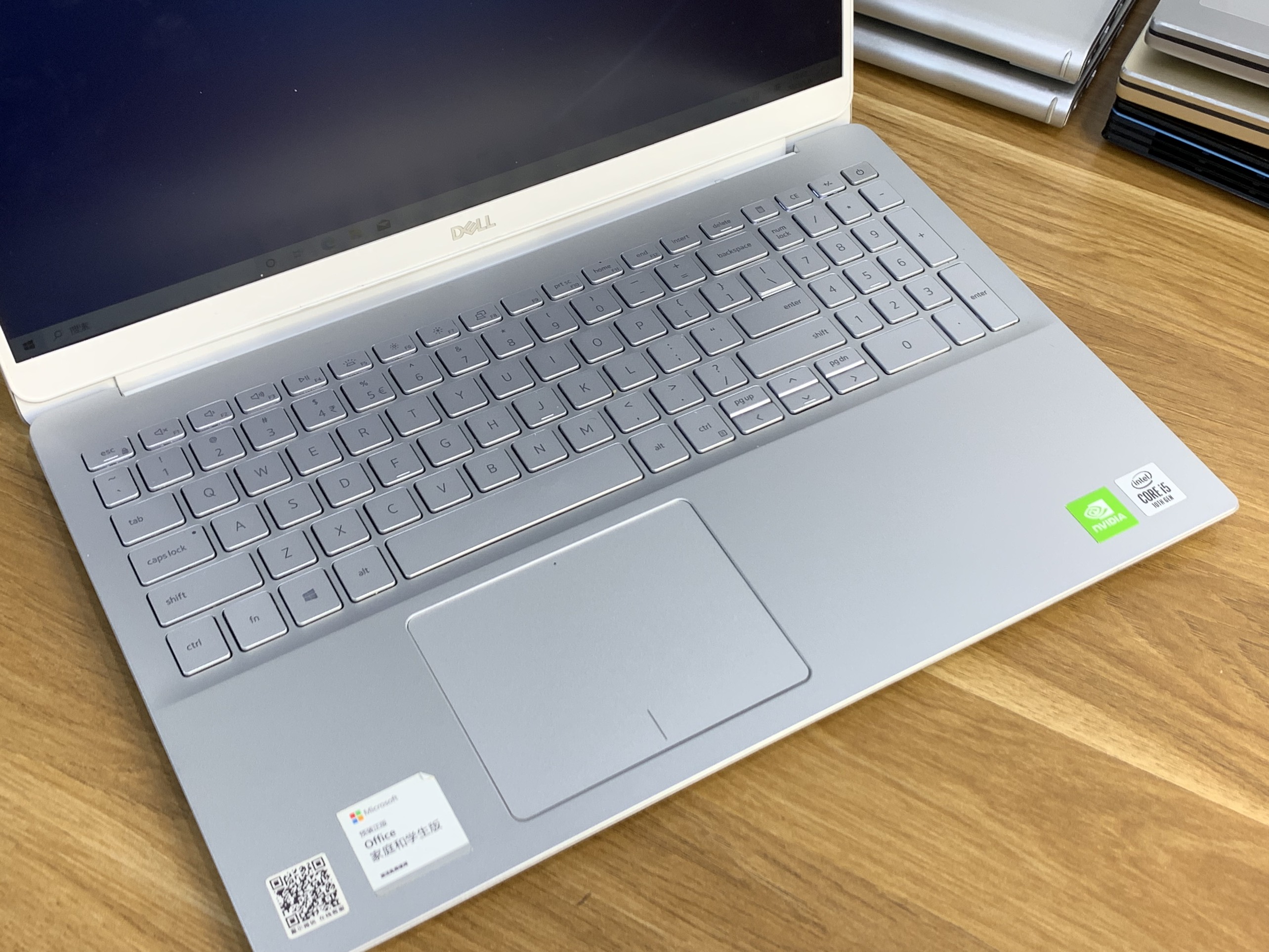 Dell inspiron 5590: I5-10210U| 8GB| 512GB| MX130 |15.6 FHDLikenew