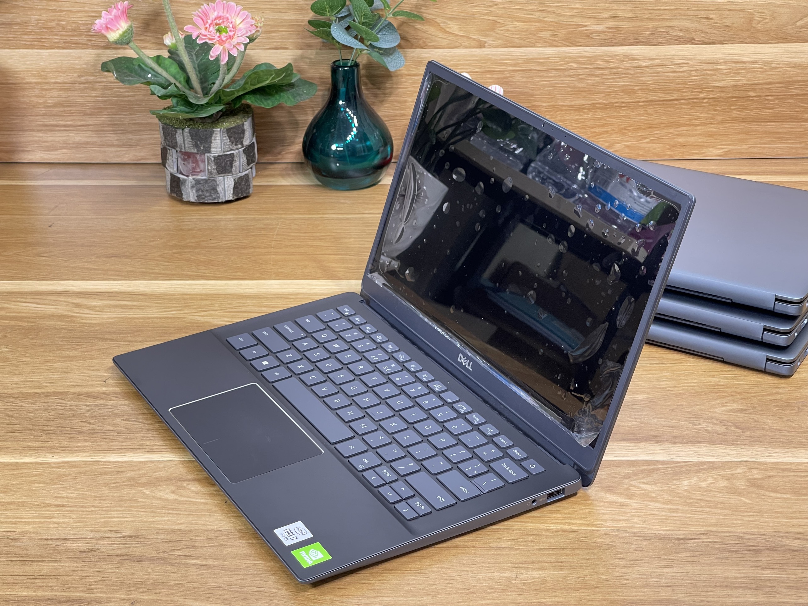 DELL Vostro 5391: I5-10210U | 8GB | SSD 512GB | MX250 | 13.3 FHD Likenew