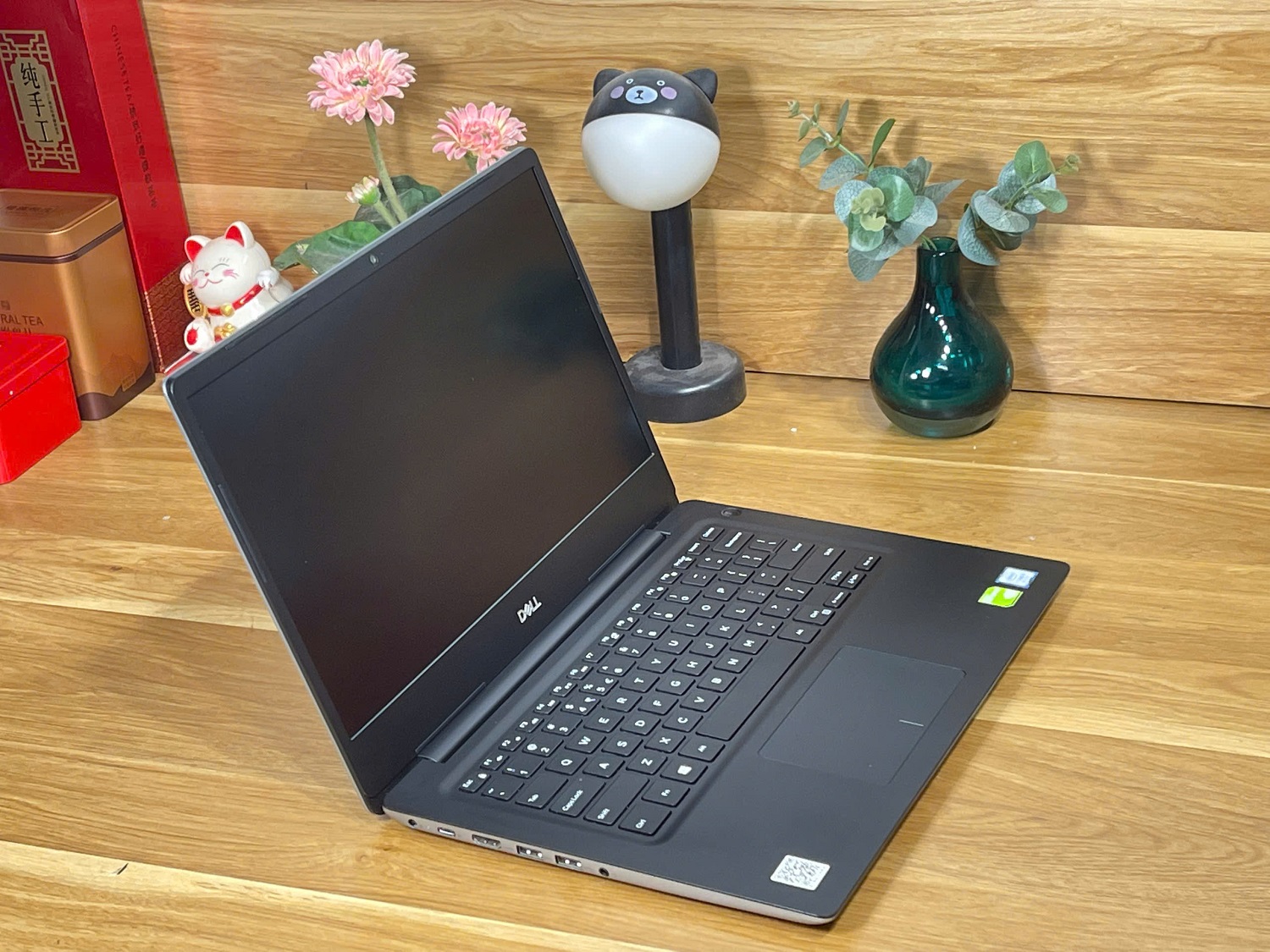Dell Vostro 5481: i5-8265U| 8GB| SSD 256GB| MX130|14 FHD Máy đẹp Likenew