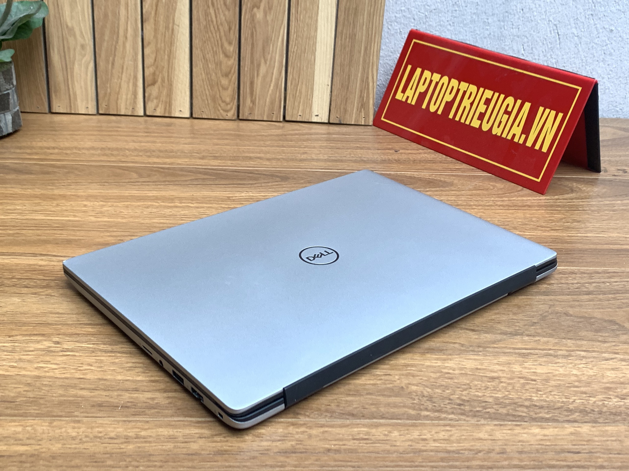 Dell Vostro 5490: i5-10210U| 8GB| 512GB| MX230 |14 FHD Likenew - V5490