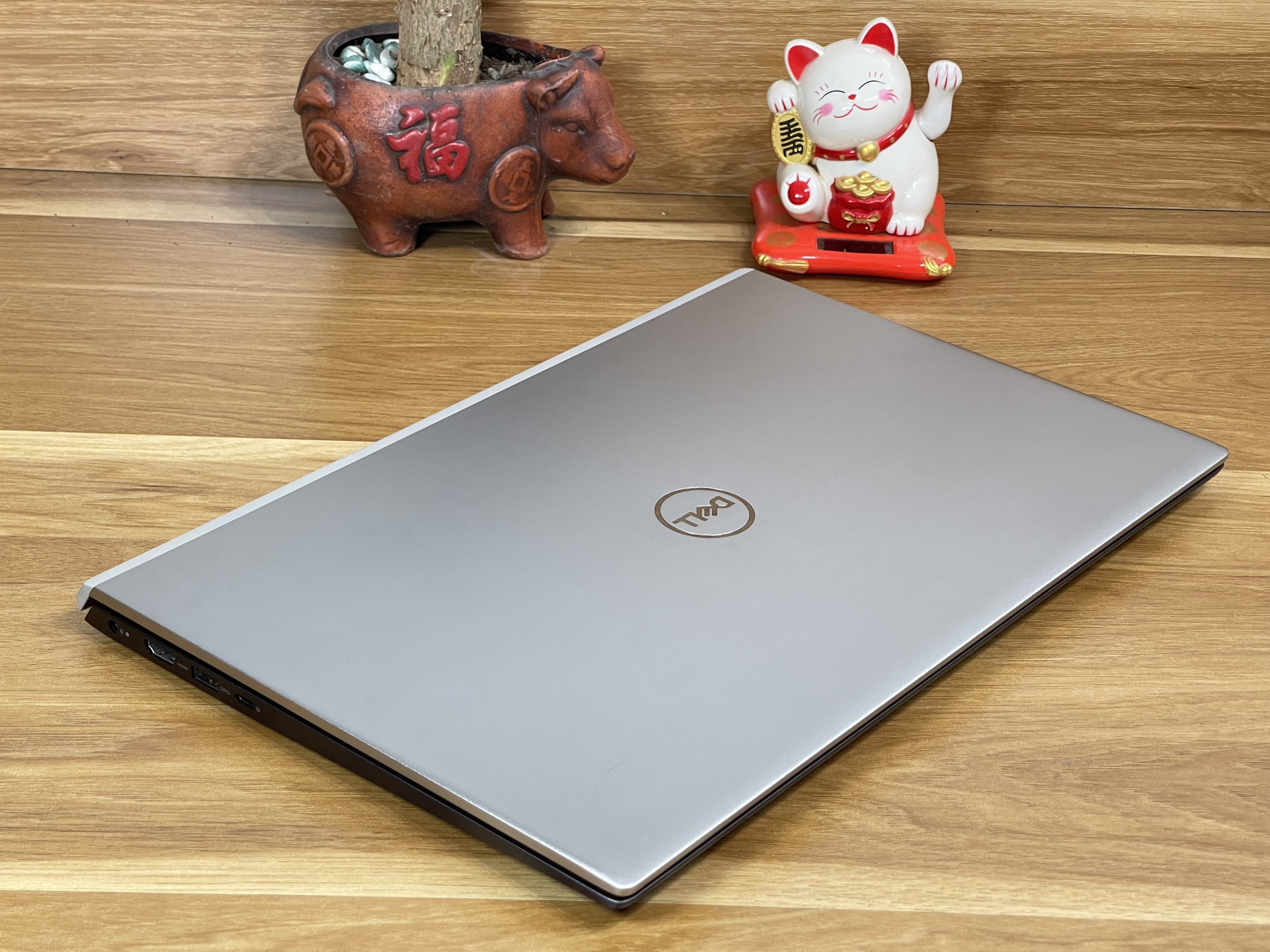 Dell Vostro 5502: I7-1165G7| 16GB | 512GB |15.6 FHD Máy đẹp Likenew