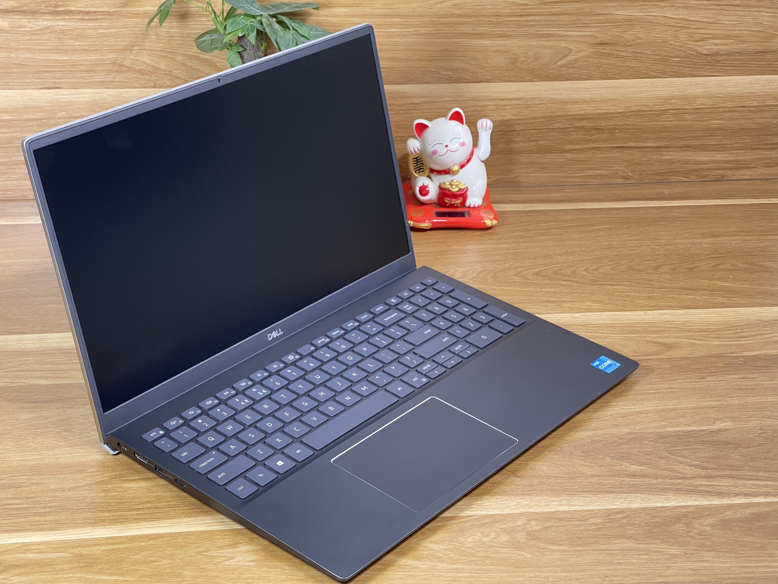 Dell Vostro 5502: I7-1165G7| 16GB | 512GB |15.6 FHD Máy đẹp Likenew