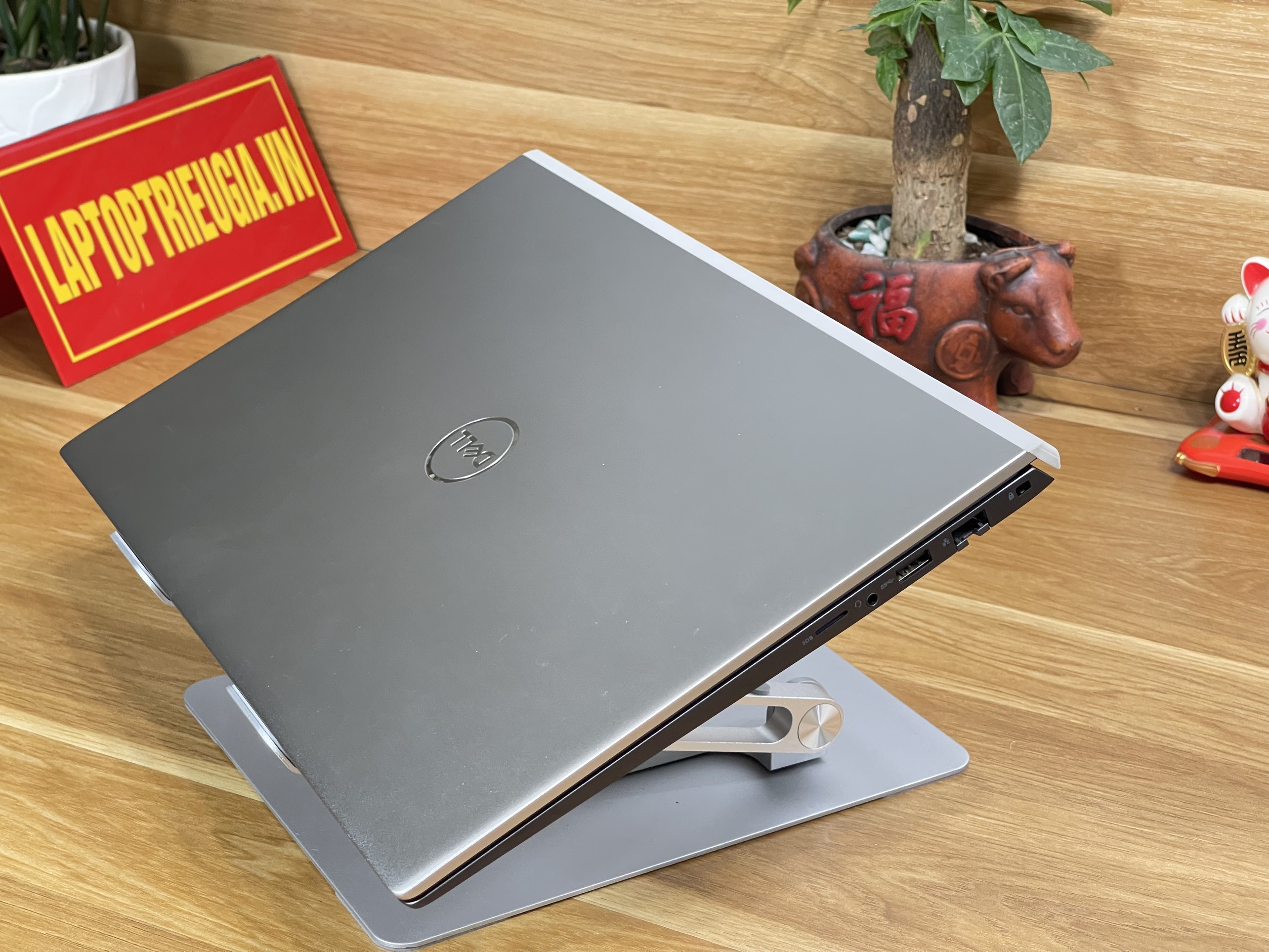 Dell Vostro 5502: I7-1165G7| 16GB | 512GB |15.6 FHD Máy đẹp Likenew