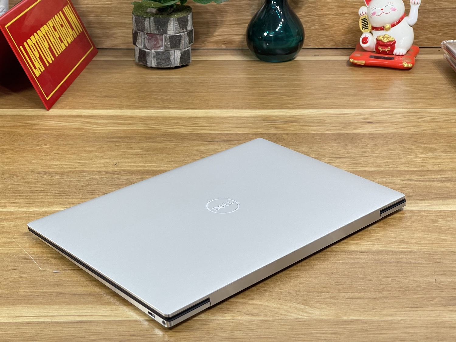 Dell XPS 9300 : i5-1035G7 | Ram 8GB | SSD 256G | 13.3 inch FHD+ - Cực VIP